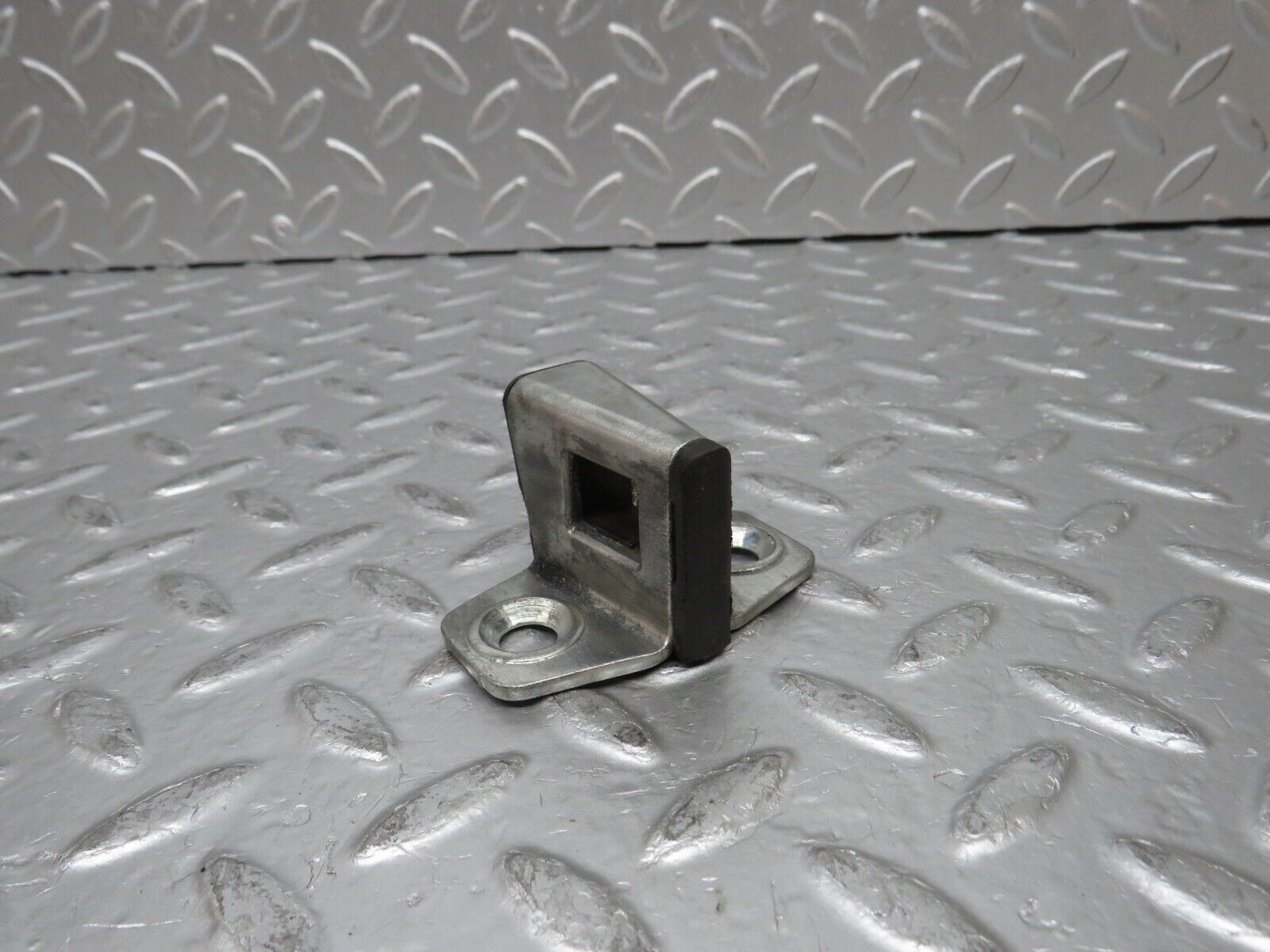 31775 Mercedes-Benz W201 190LE 1.8L Door Lock Latch