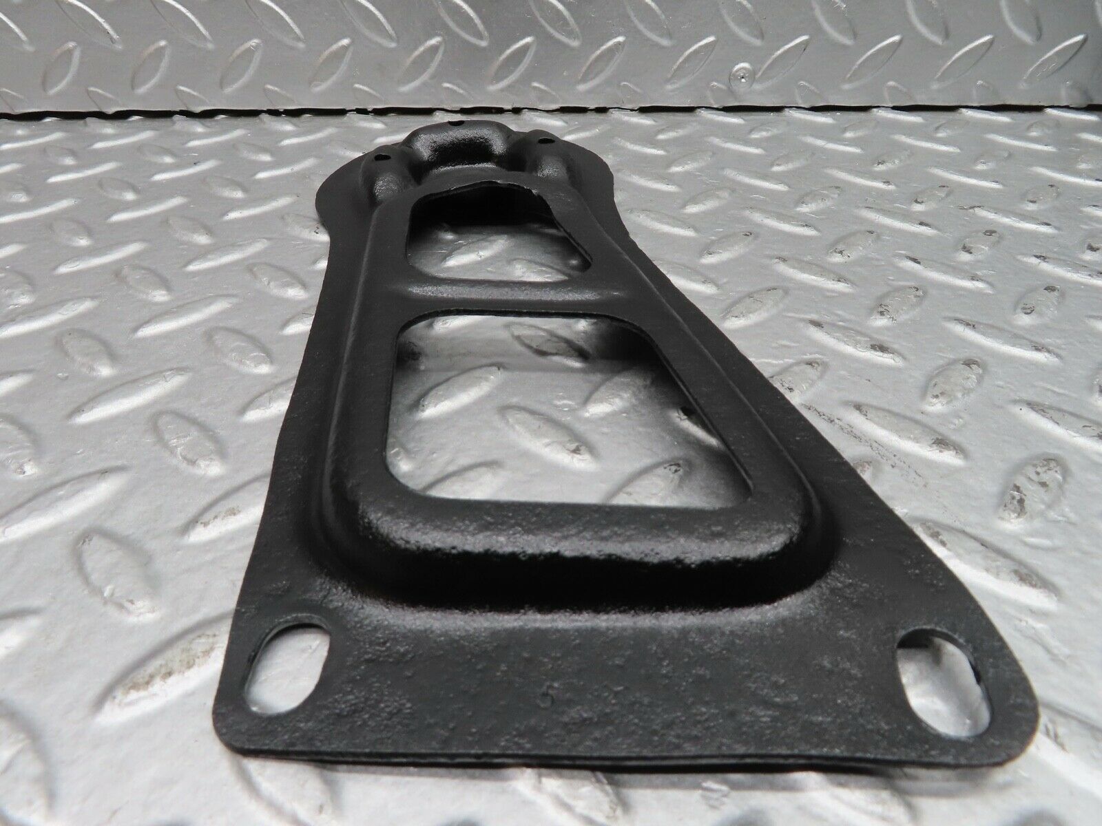 21289 Mercedes-Benz W123 230E Rear Suspension Axle Mounting Bracket