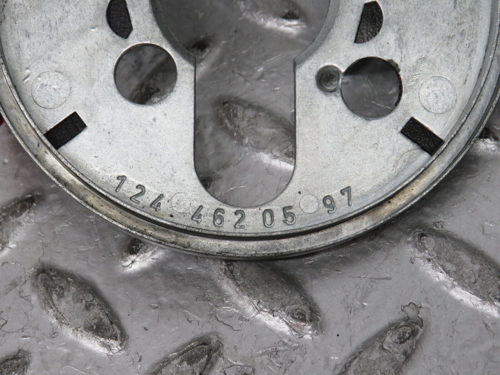 27736 Mercedes-Benz S124 300TE Wagon Steering Wheel Contact Plate 1244620597