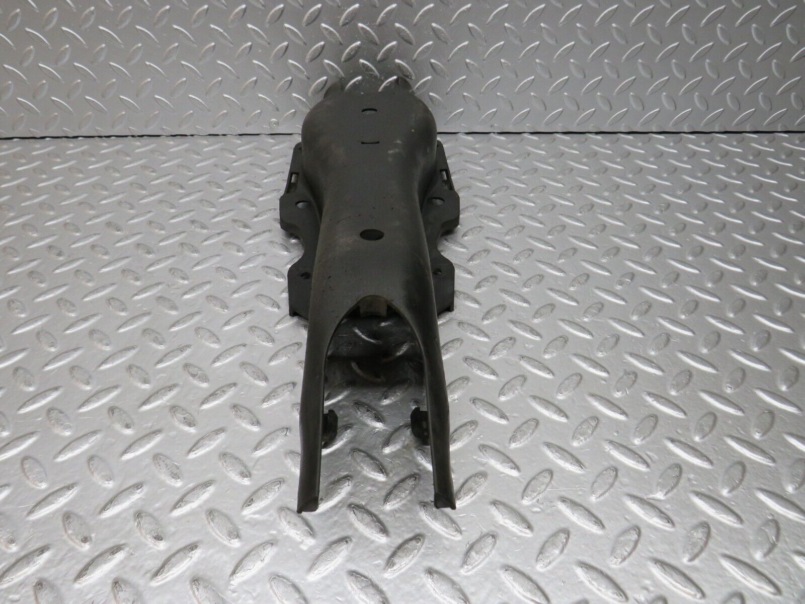 30210 Mercedes-Benz W220 S430 Rear Left Control Arm Cover 2203521188