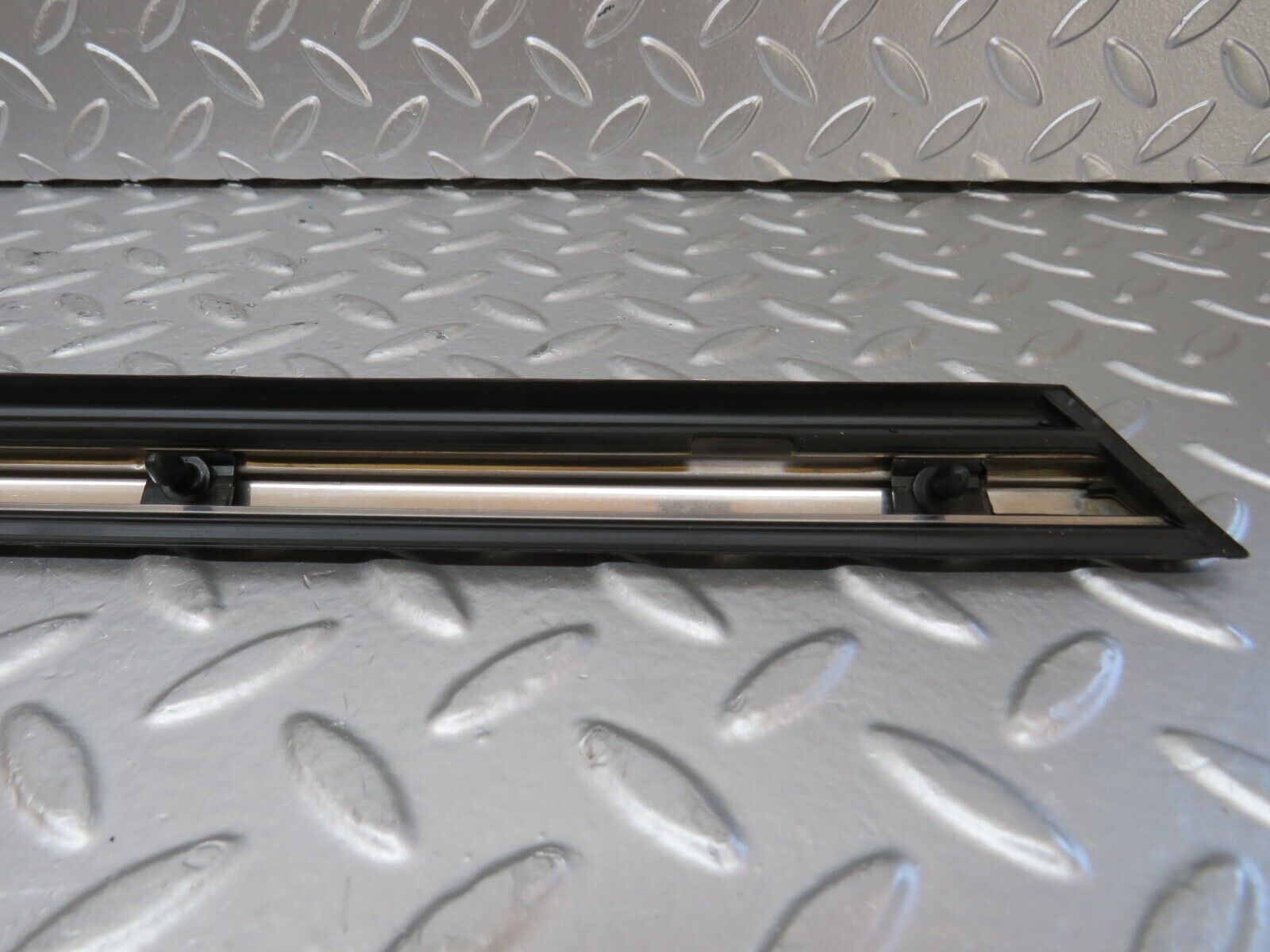 26079 Mercedes-Benz W116 450SE Rear Left Door Centre Moulding Trim