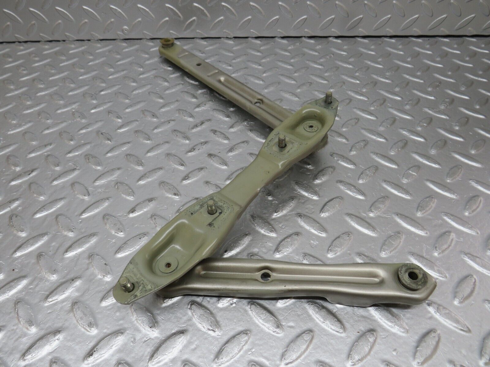 33723 Mercedes-Benz W201 190E 2.0L Bonnet Hinge Right Side