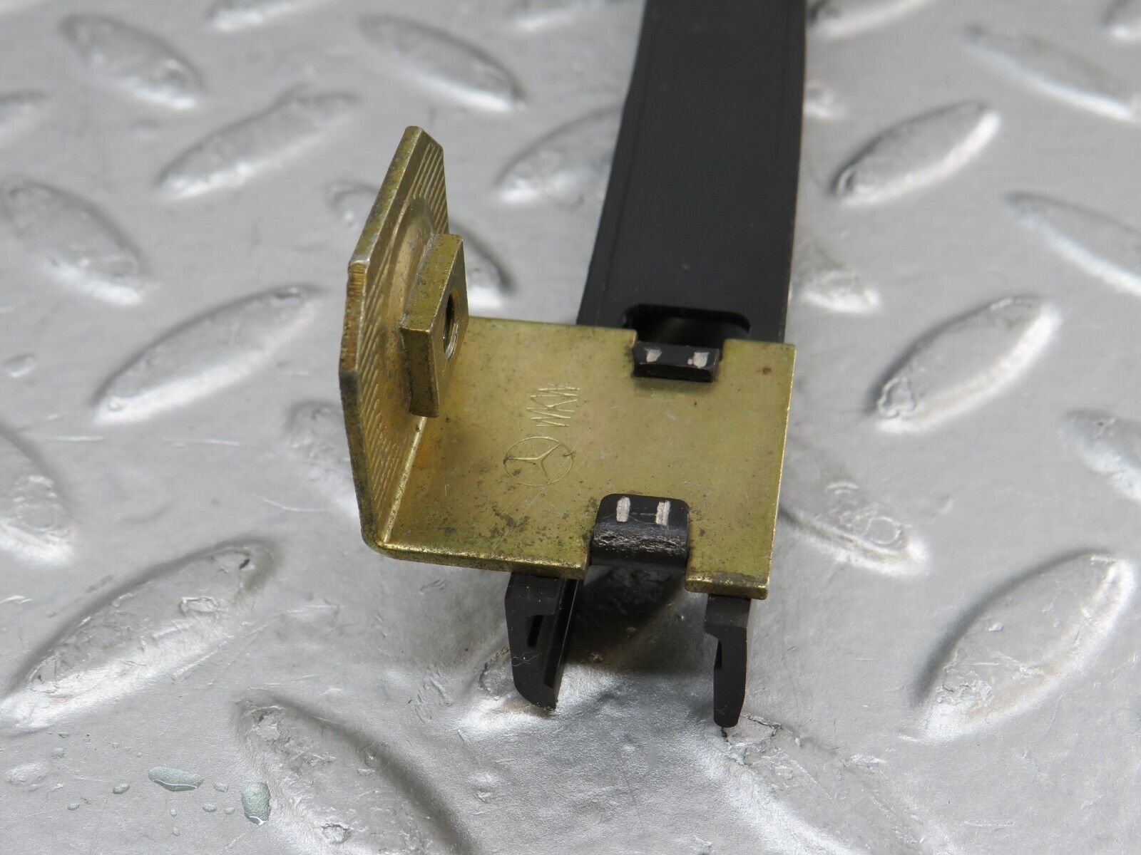 35004 Mercedes-Benz W210 320E Rear Right Door Window Channel