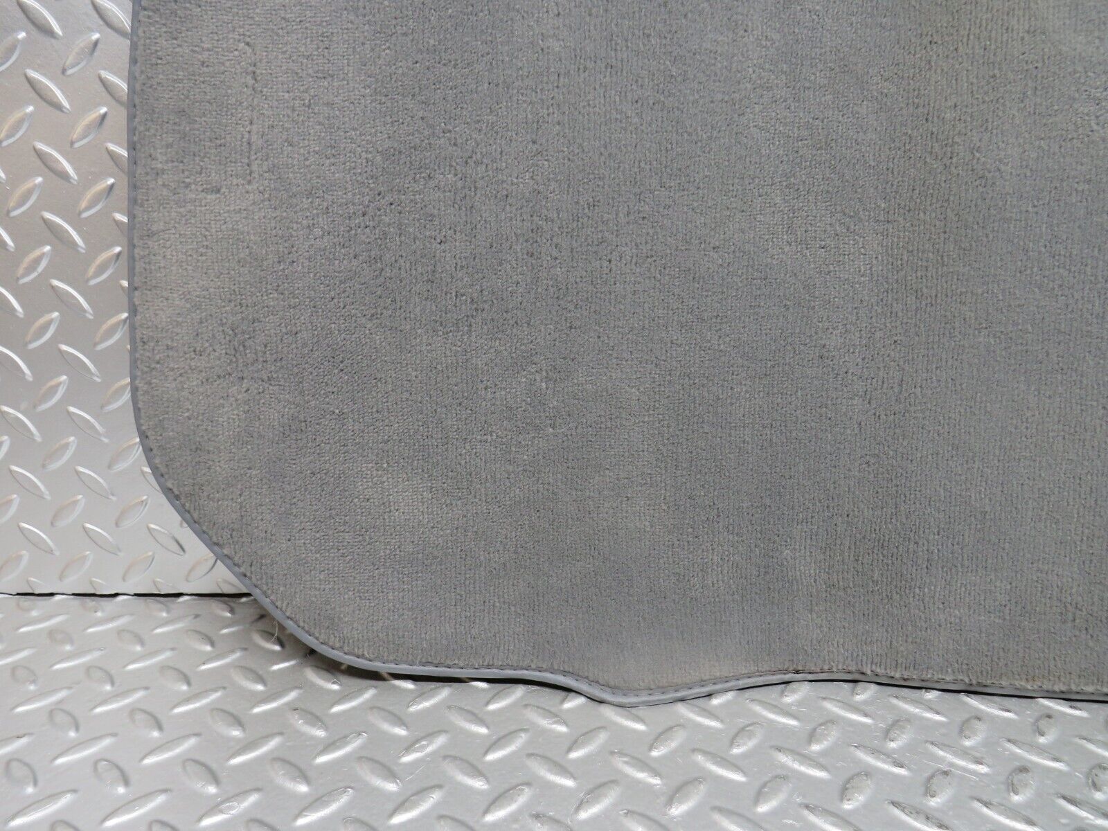 30315 Mercedes-Benz W124 230E Front Left Floor Carpet Grey