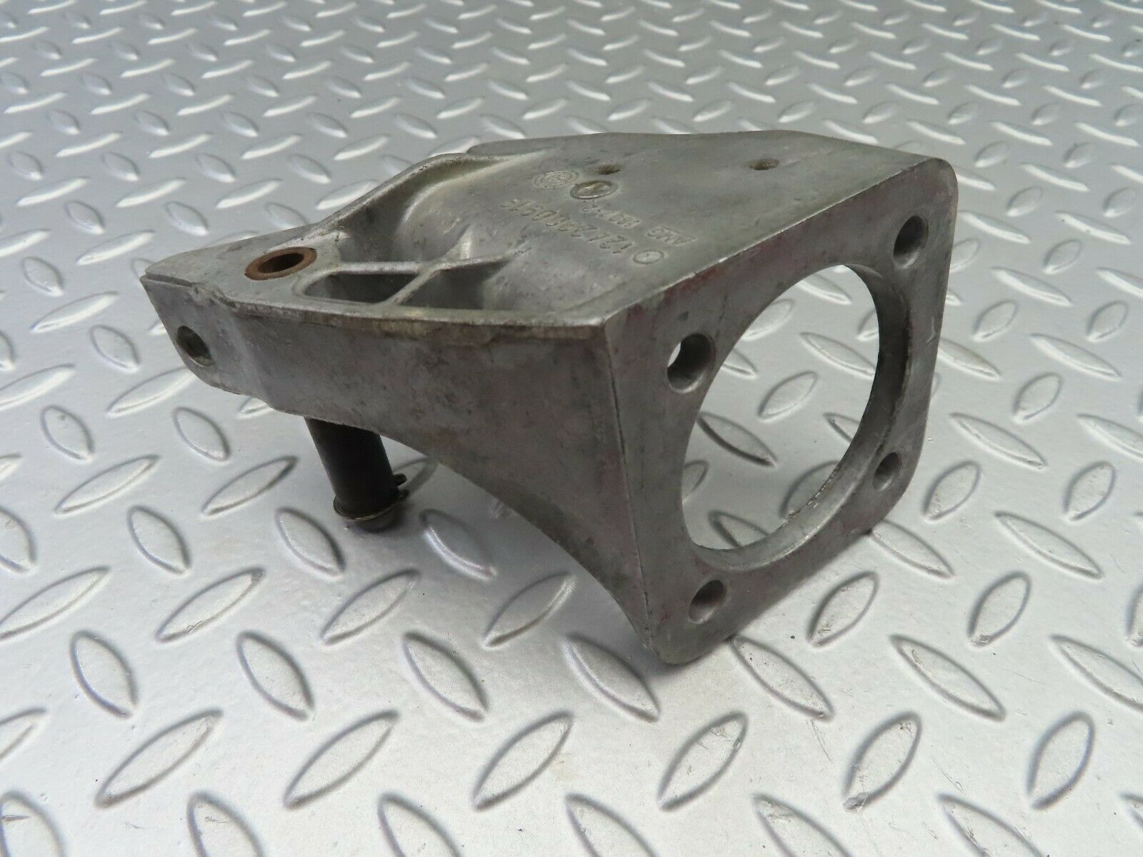 6709 Mercedes-Benz S124 E220 Wagon Brake Pedal Bracket 1242900919