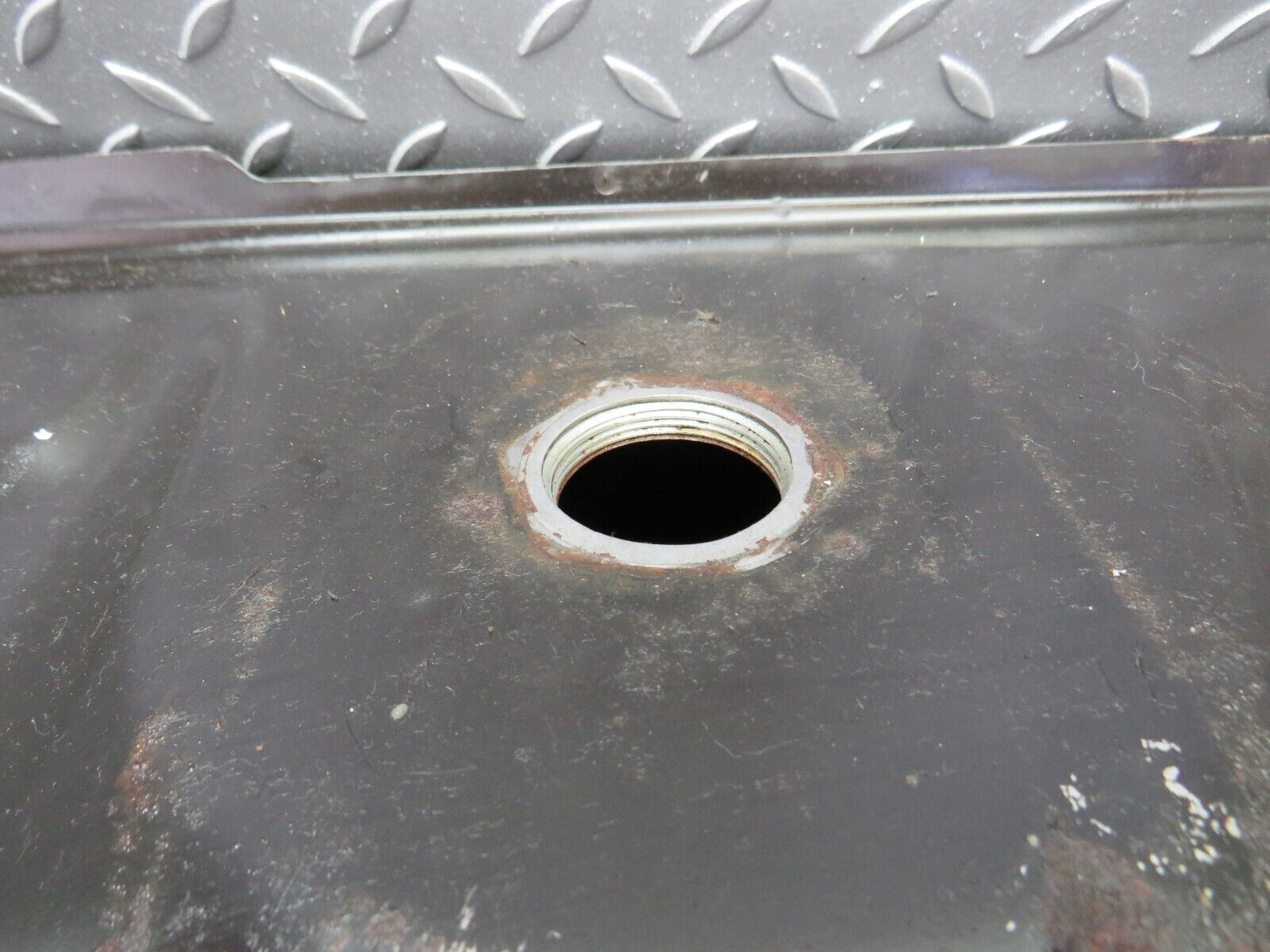 31442 Mercedes-Benz W123 200D Fuel Tank