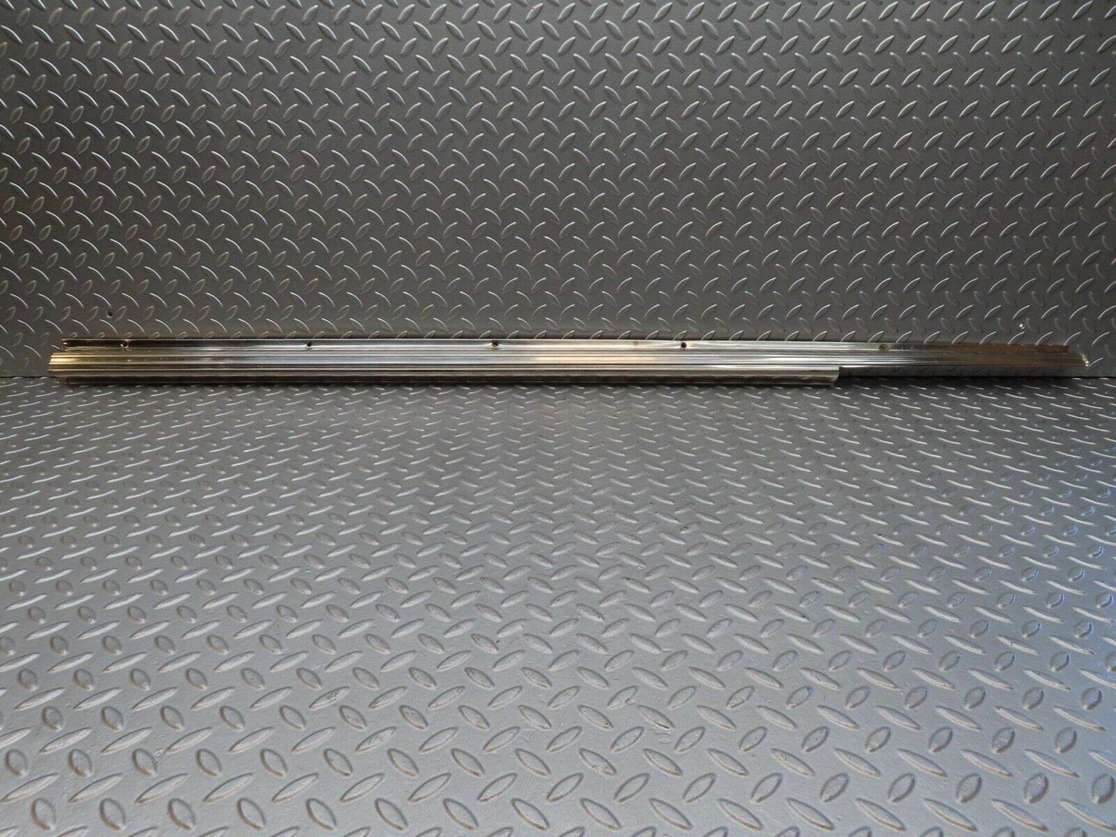 14117 Mercedes-Benz C107 280SLC Right Door Sill Chrome