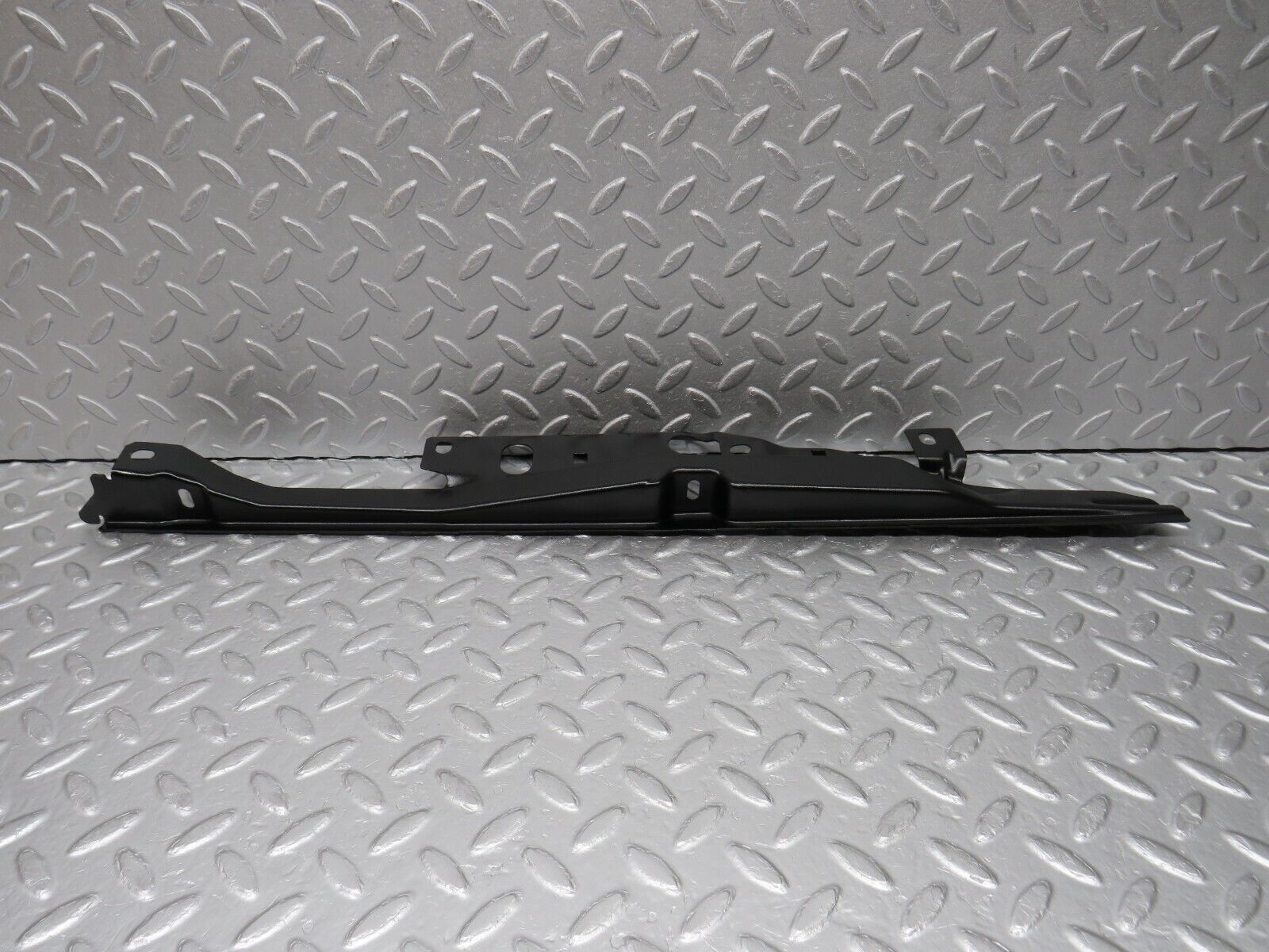 38011 Mercedes-Benz A124 320E Cabriolet Rear Left Window Channel Support