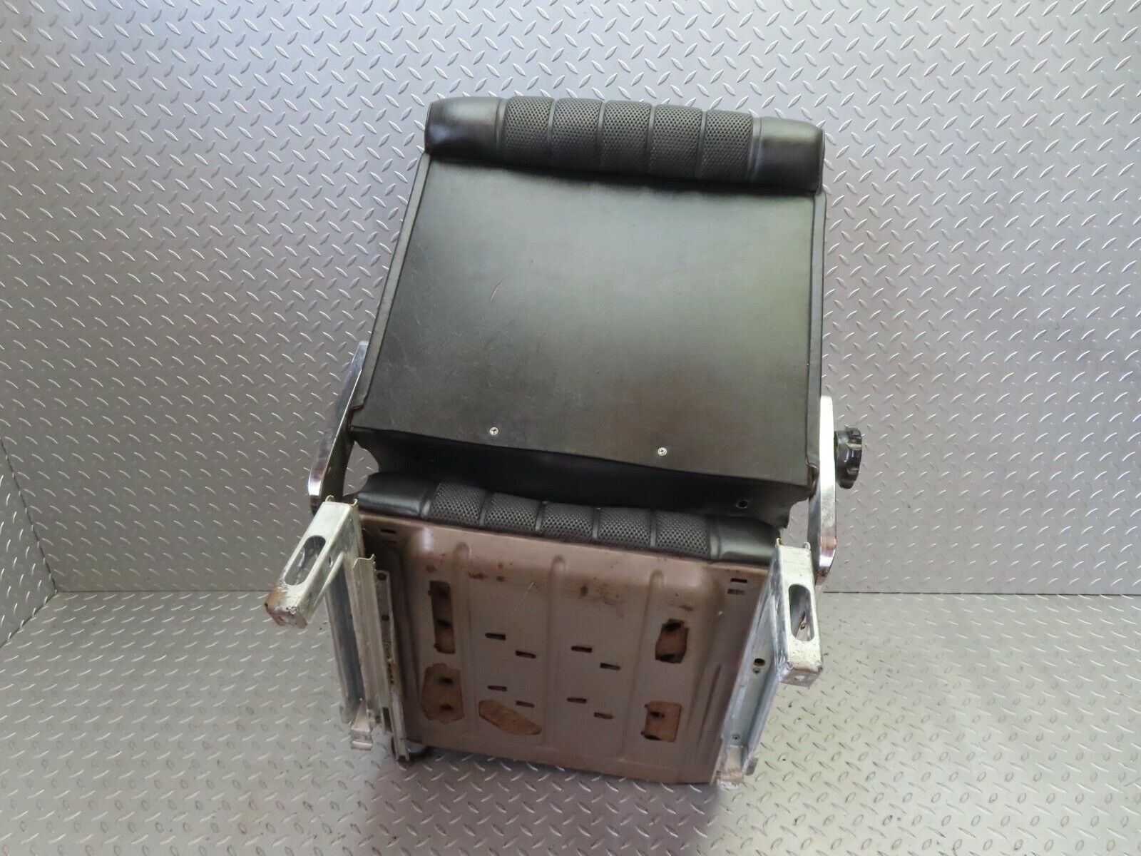 13022 Mercedes-Benz W111 220S Front Right Passenger Seat Black LHD