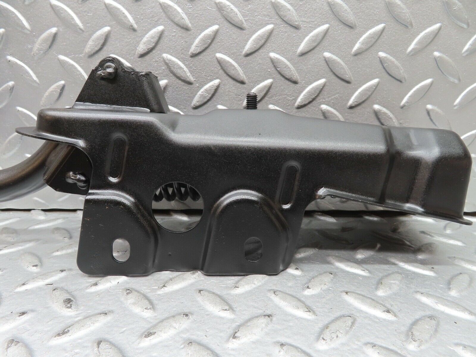 21526 Mercedes-Benz W126 300SE Trunk Hinge Right Side