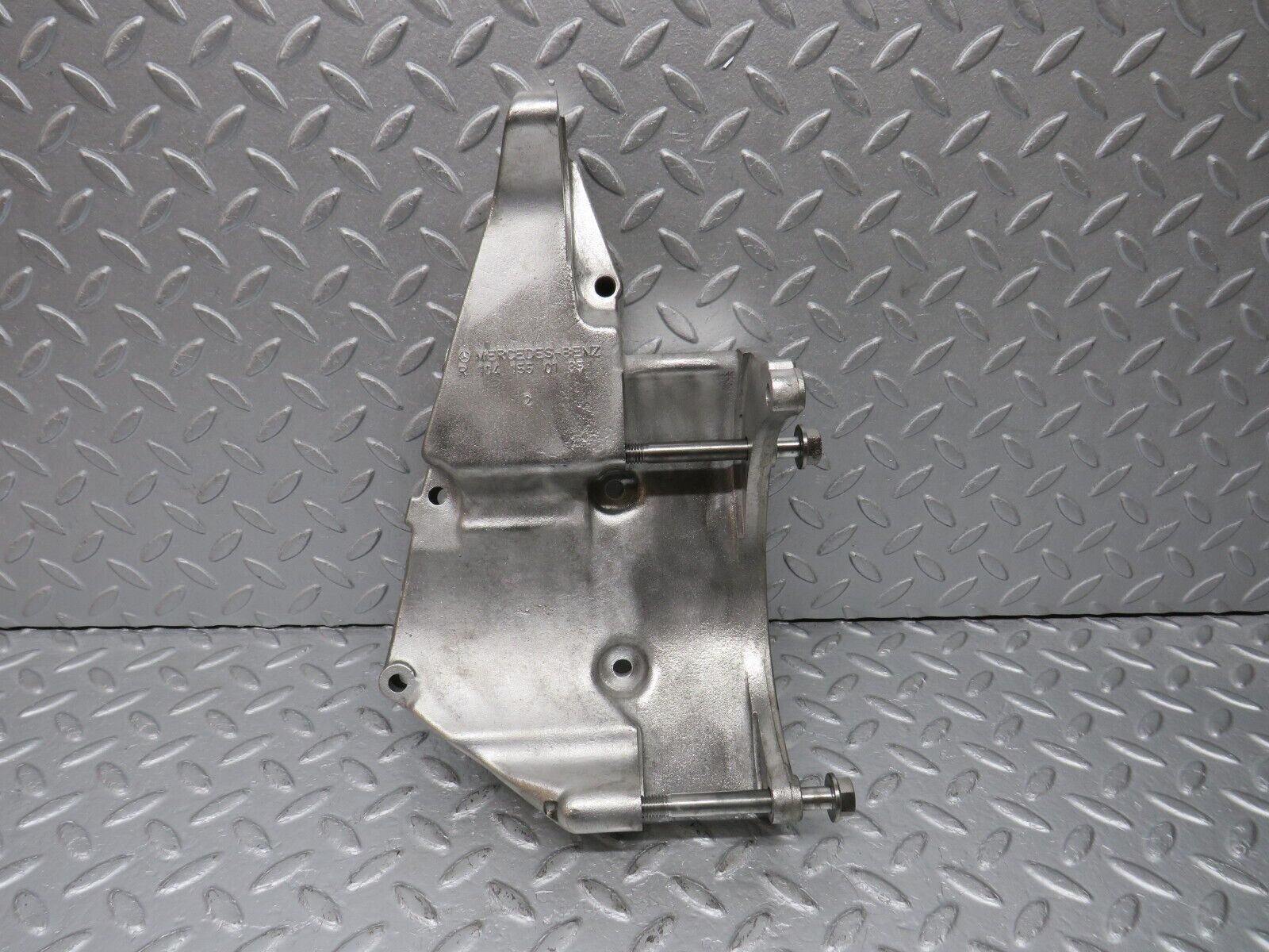 38625 Mercedes-Benz R129 280SL Coupe Alternator Generator Bracket 1041550135