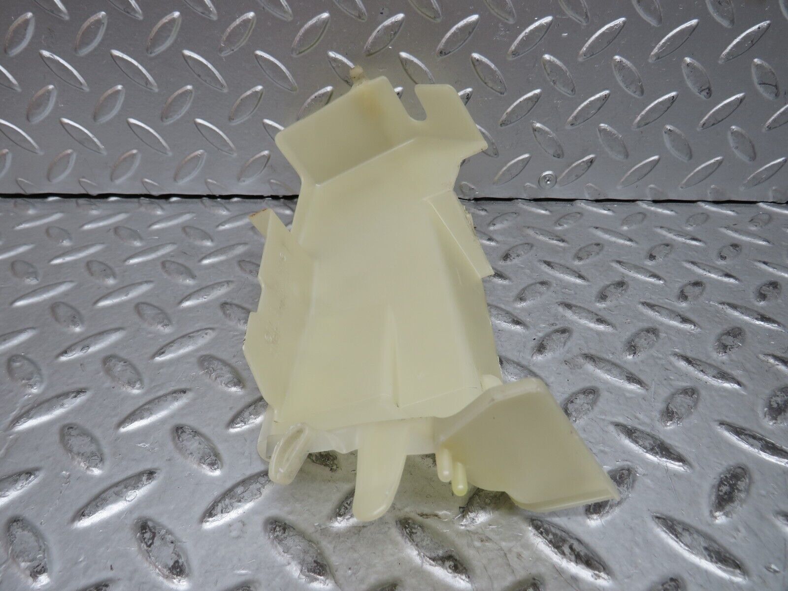 29111 Mercedes-Benz C124 320CE Left Door Lock Mechanism Cover 1247231908