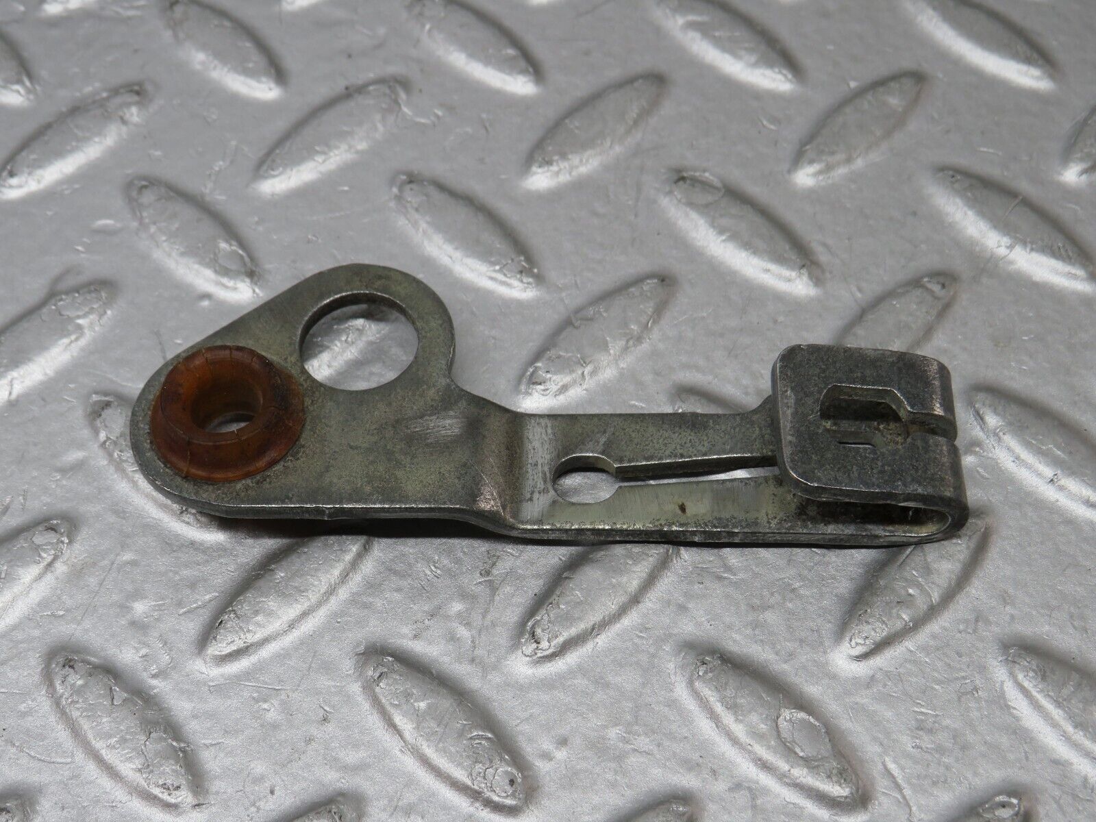 36337 Mercedes-Benz W126 420SE Automatic Gearbox Linkage Bracket