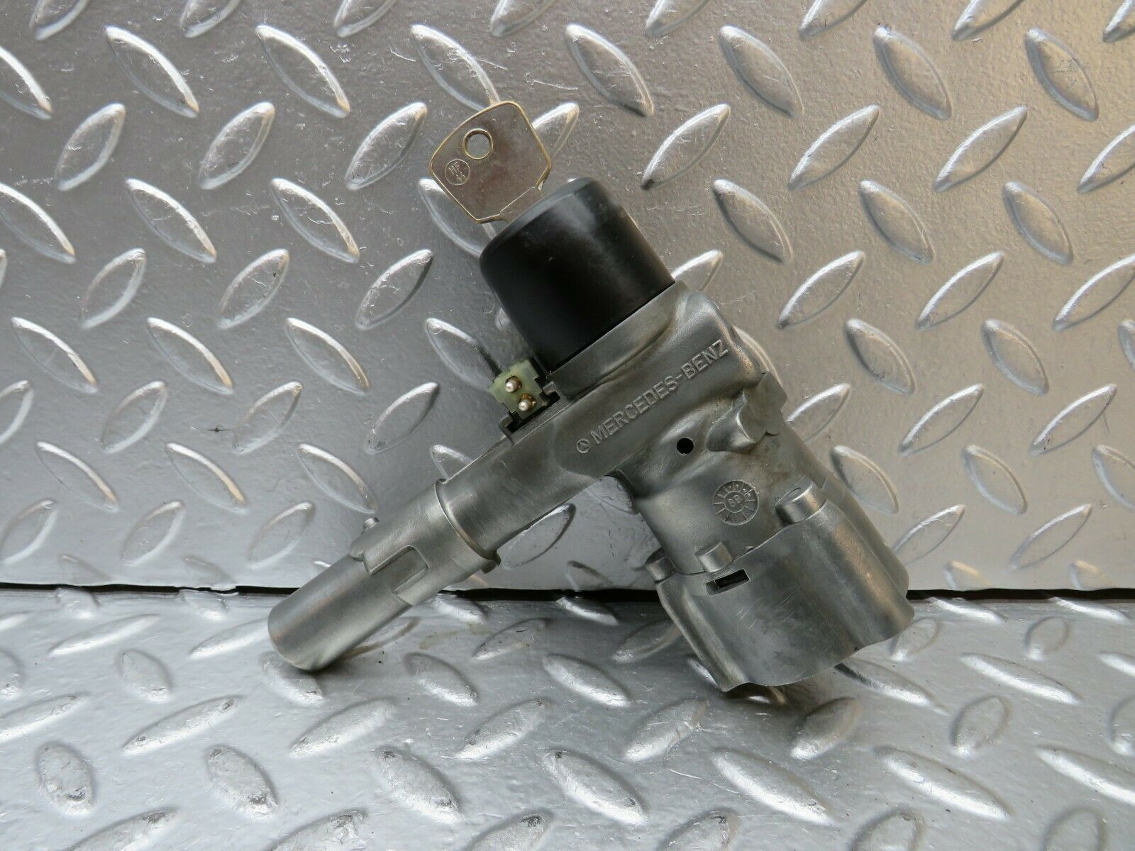 22988 Mercedes-Benz C123 230CE Coupe Steering Lock Ignition Switch With Key