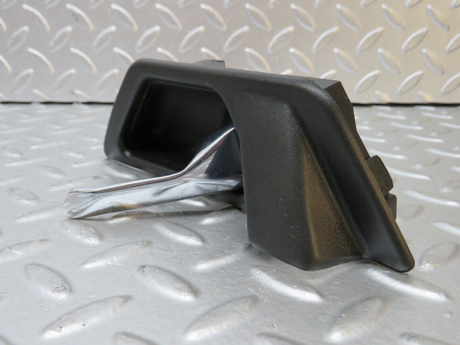 30266 Mercedes-Benz W124 230E Interior Door Handle Front Right 1247600261