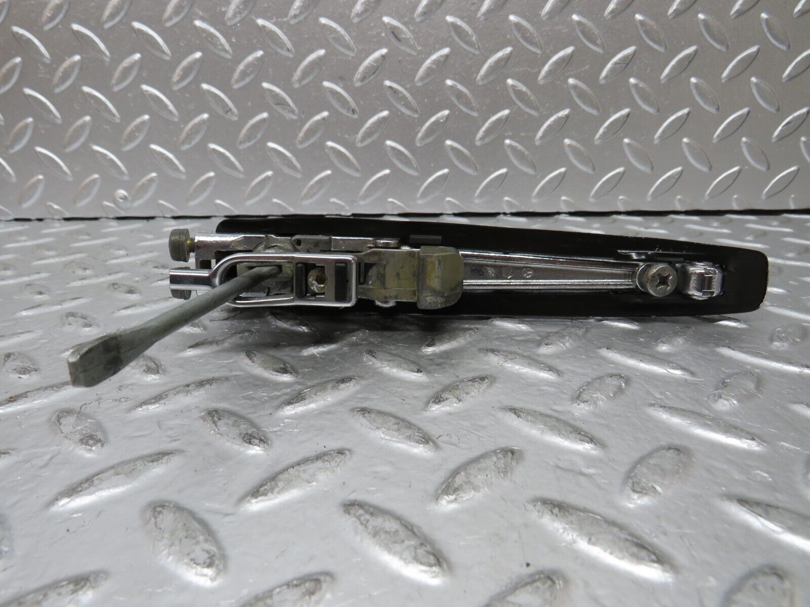 26986 Mercedes-Benz W123 240D Front Right Exterior Door Handle 1237600259