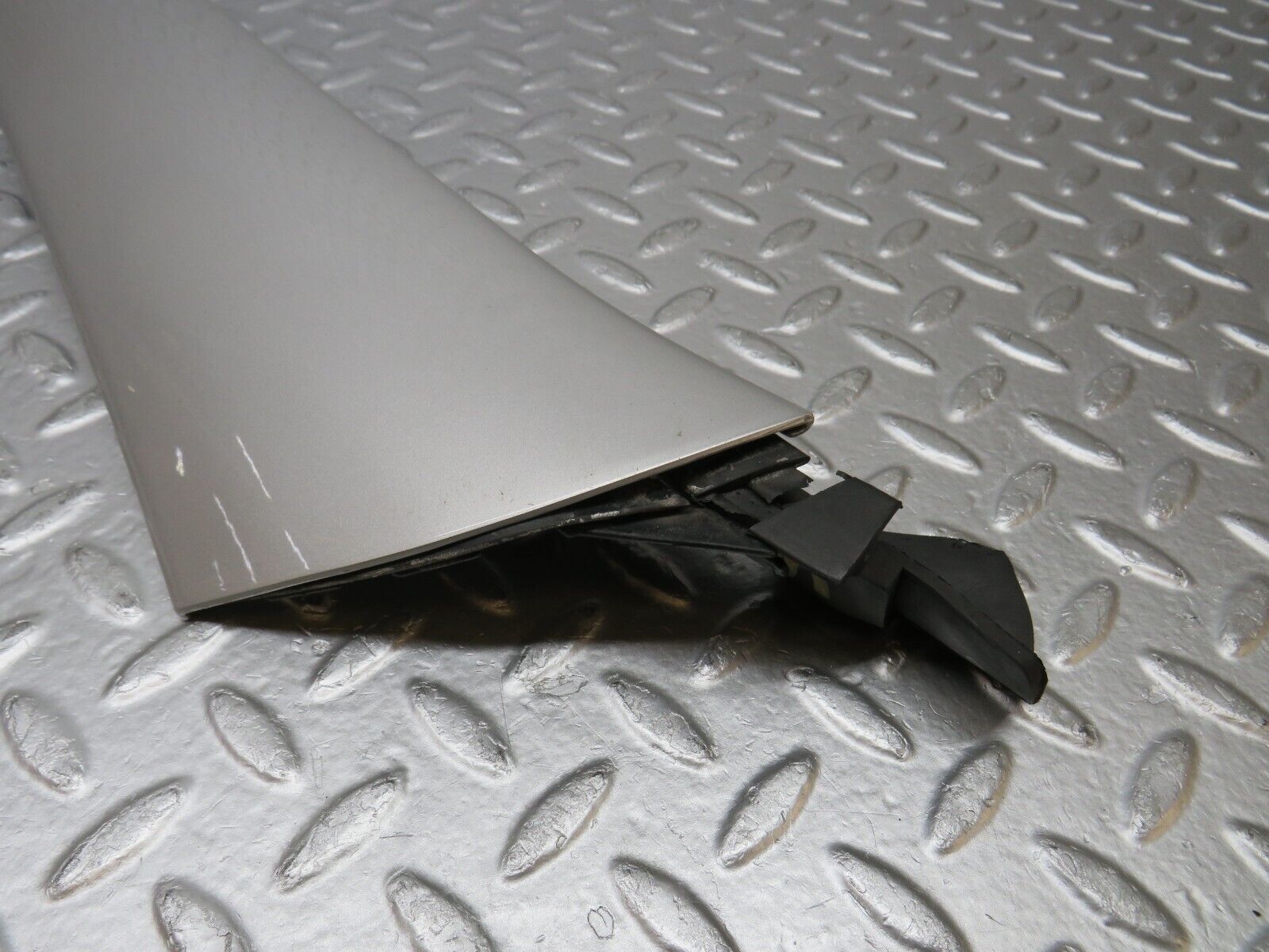 39354 Mercedes-Benz R129 320SL Coupe A Pillar Exterior Cover Trim Right 1296980218 1296980298