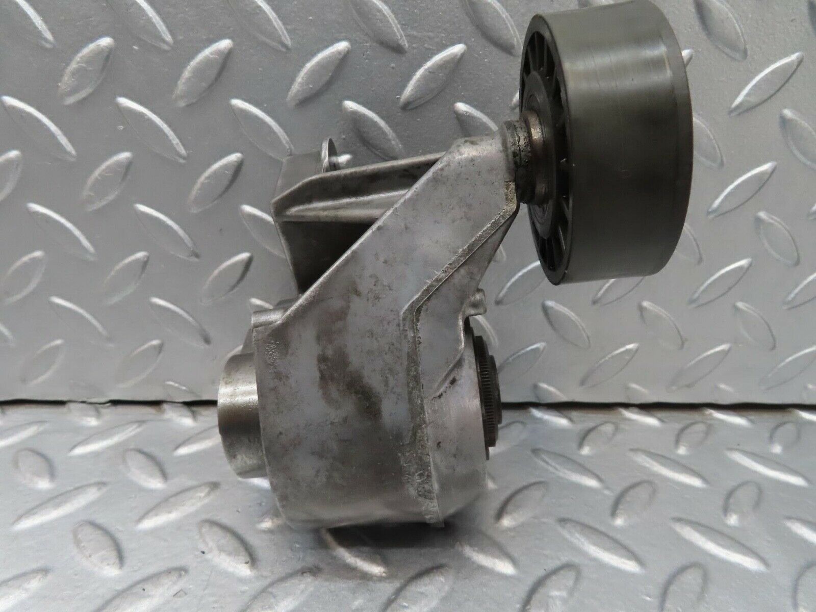 16409 Mercedes-Benz W124 260E Belt Tensioner 1032021140