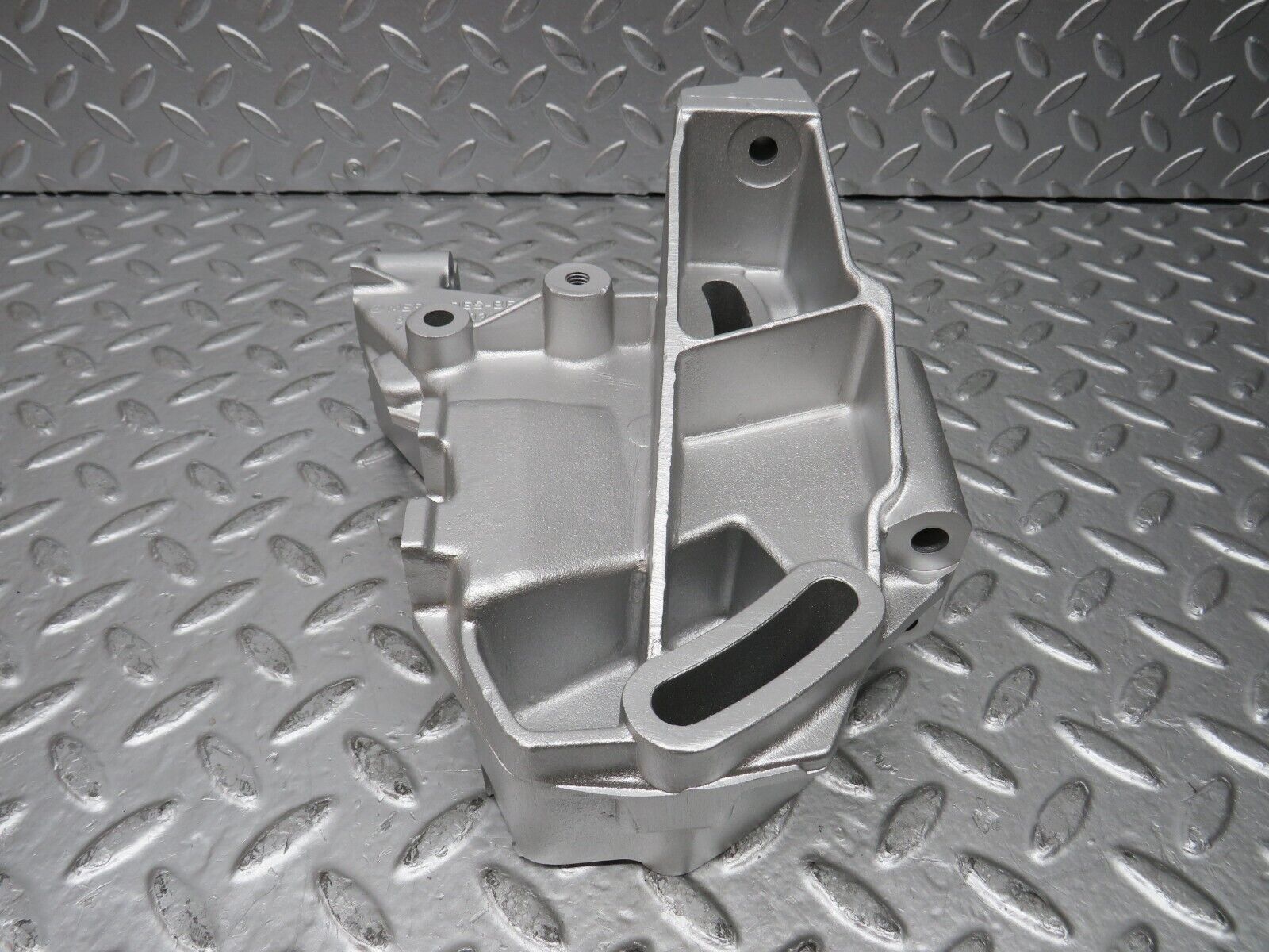 26825 Mercedes-Benz W123 240D Power Steering Pump Bracket 6172360330