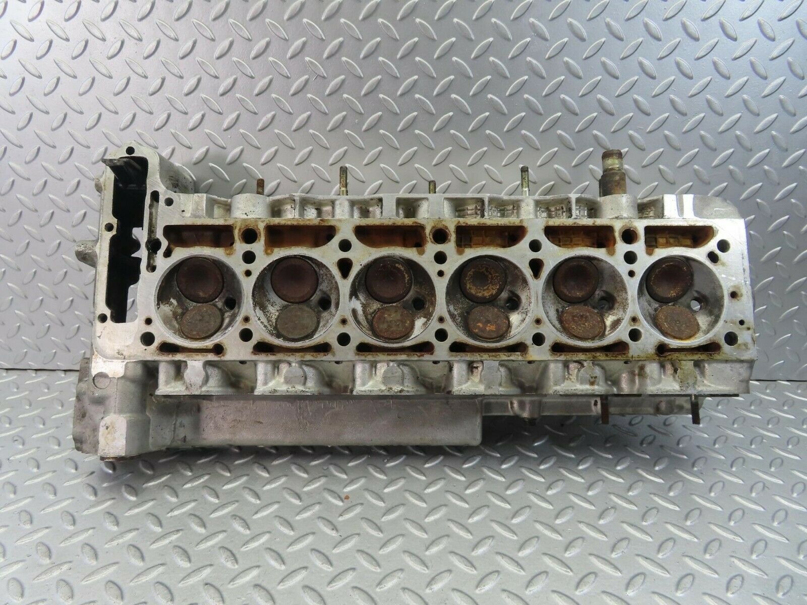 8556 Mercedes-Benz W126 Cylinder Head 1100161901