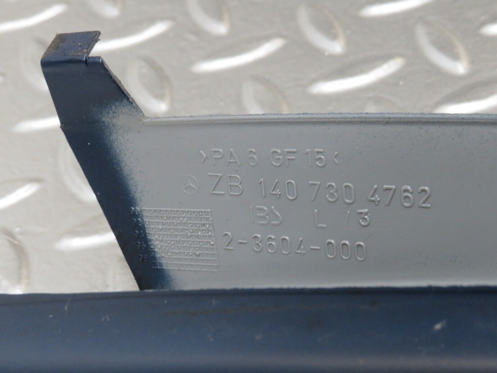 24977 Mercedes-Benz W140 SEL320 LWB Rear Left Door Window Trim 1407304762