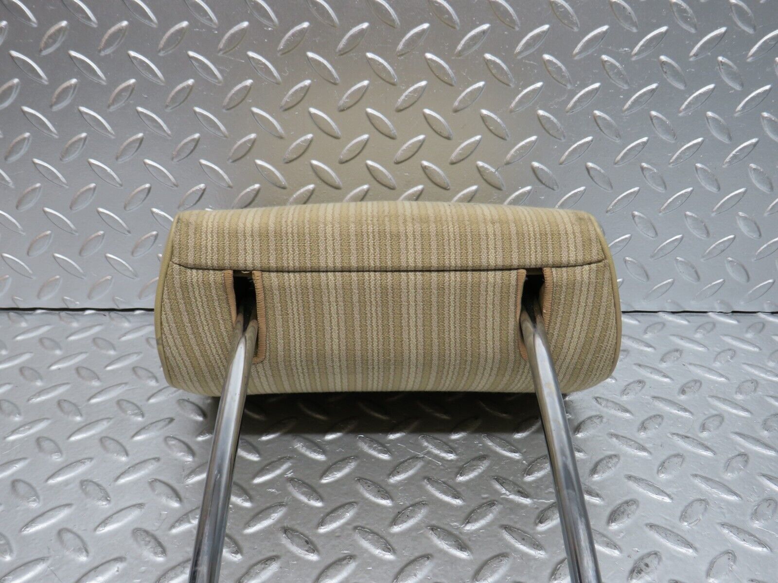 29384 Mercedes-Benz W124 230E Front Right Seat Headrest