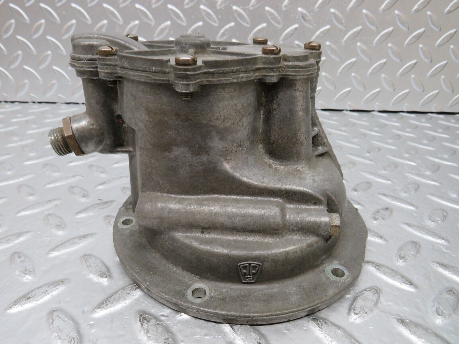 26941 Mercedes-Benz W123 240D Vacuum Pump Pierburg 7.2054700 / 0003013653328