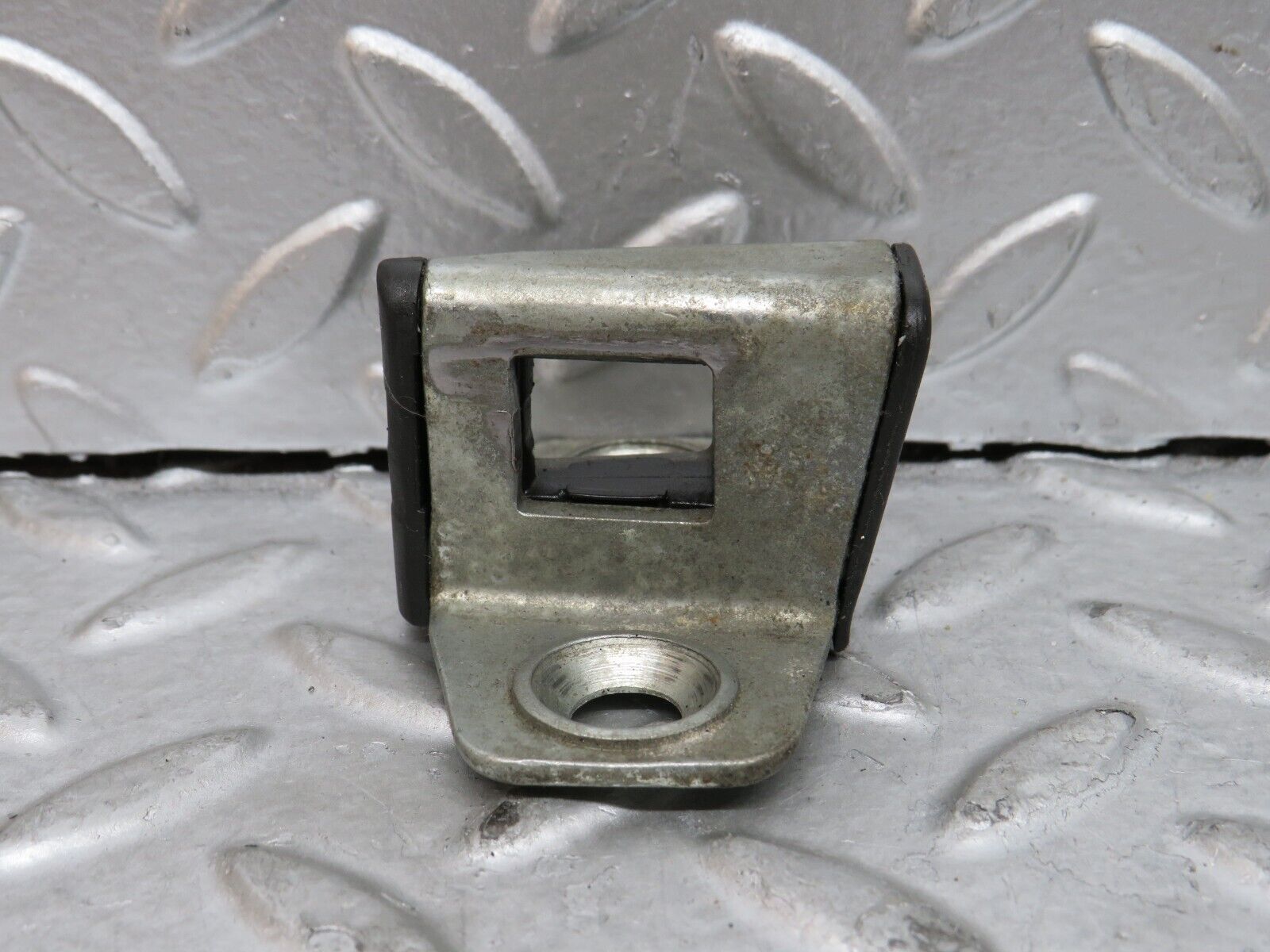 29122 Mercedes-Benz C124 320CE Coupe Door Lock Latch