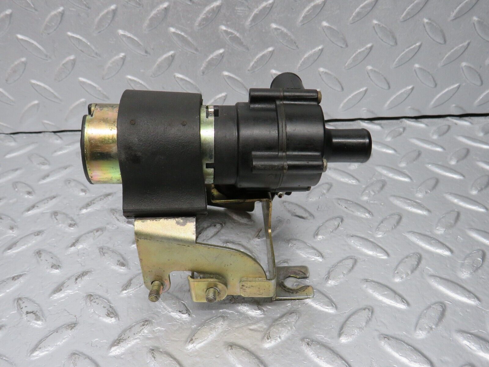 39472 Mercedes-Benz R129 320SL Coupe Heating Water Pump 0018351064