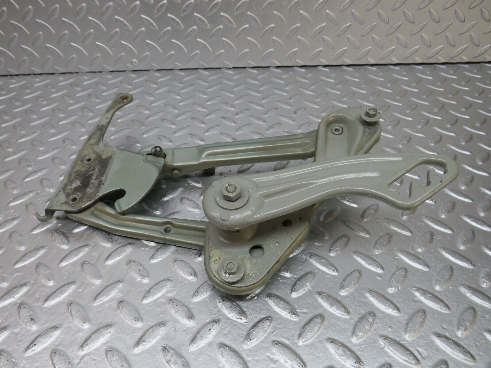 34159 Mercedes-Benz W124 260E Bonnet Hinge Right 1248800228 1248871074