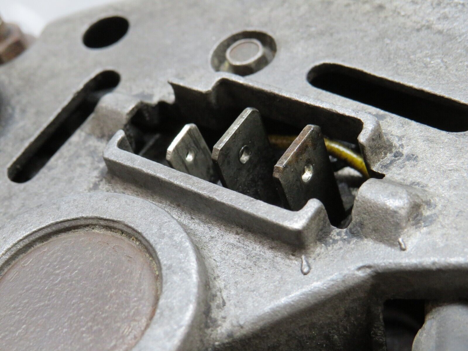 35925 Mercedes-Benz 240D OM616.912 Alternator Generator