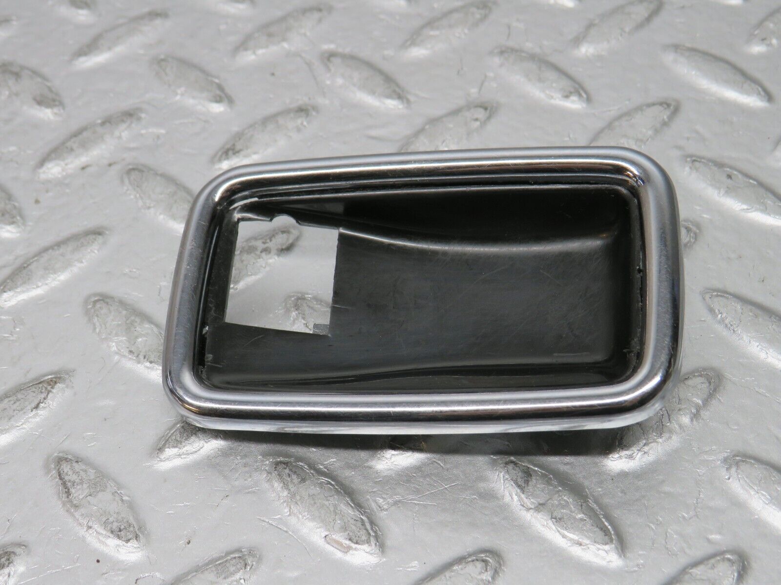 0550 Mercedes-Benz W123 230E Chrome Frame For Door Opener Right 1087660611