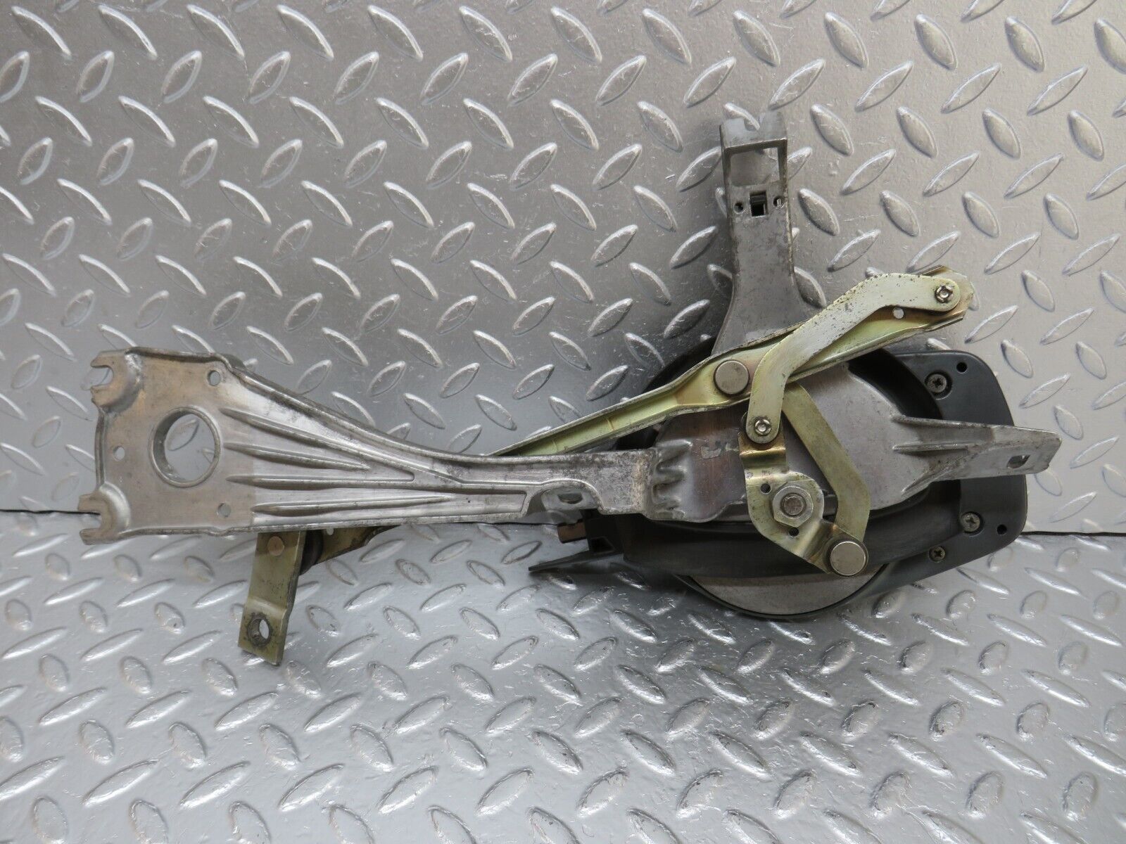 34165 Mercedes-Benz W124 260E Wiper Mechanism Linkage Bosch