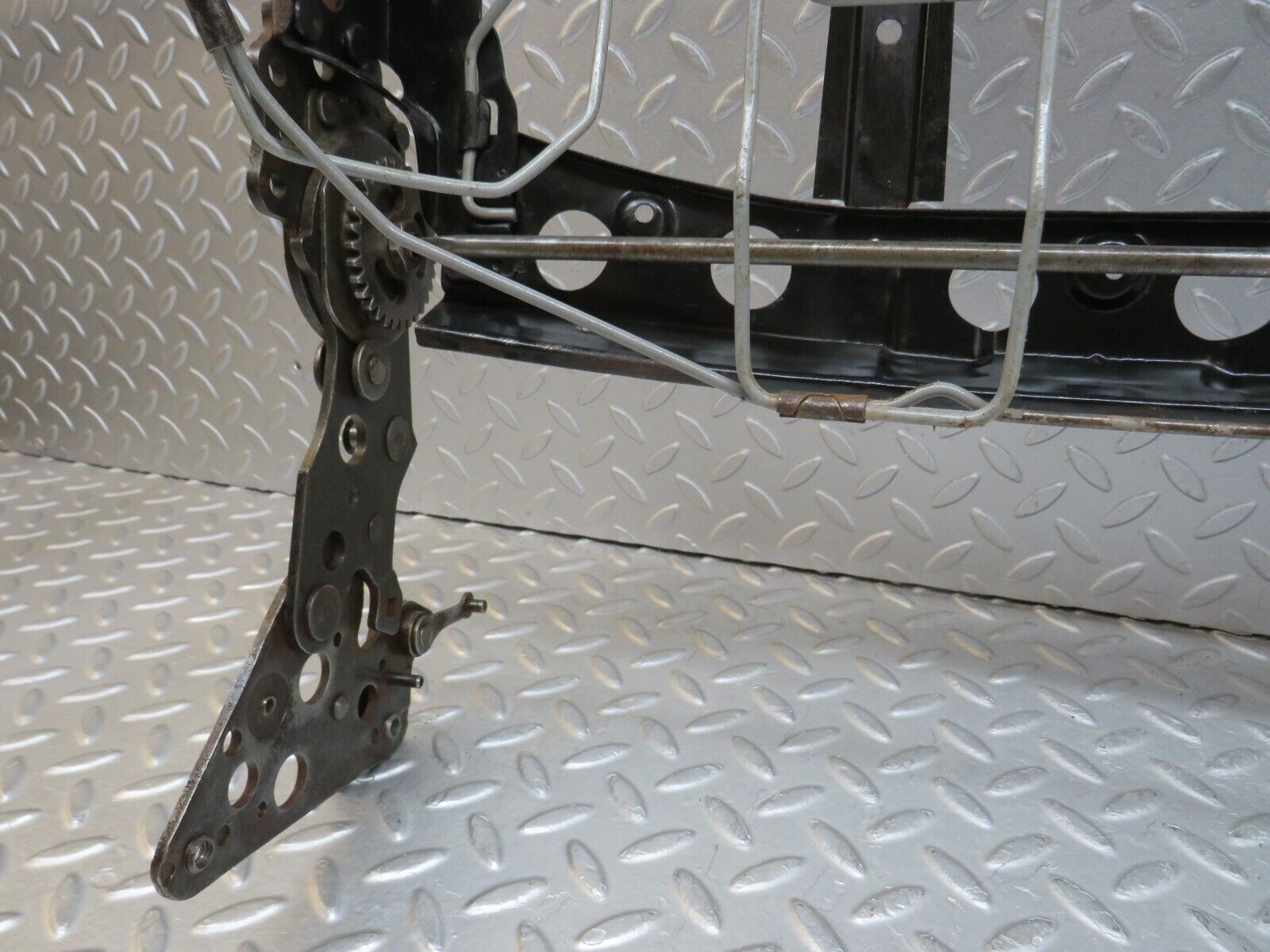 37156 Mercedes-Benz C126 420SEC Coupe Front Right Driver Electric Seat Backrest