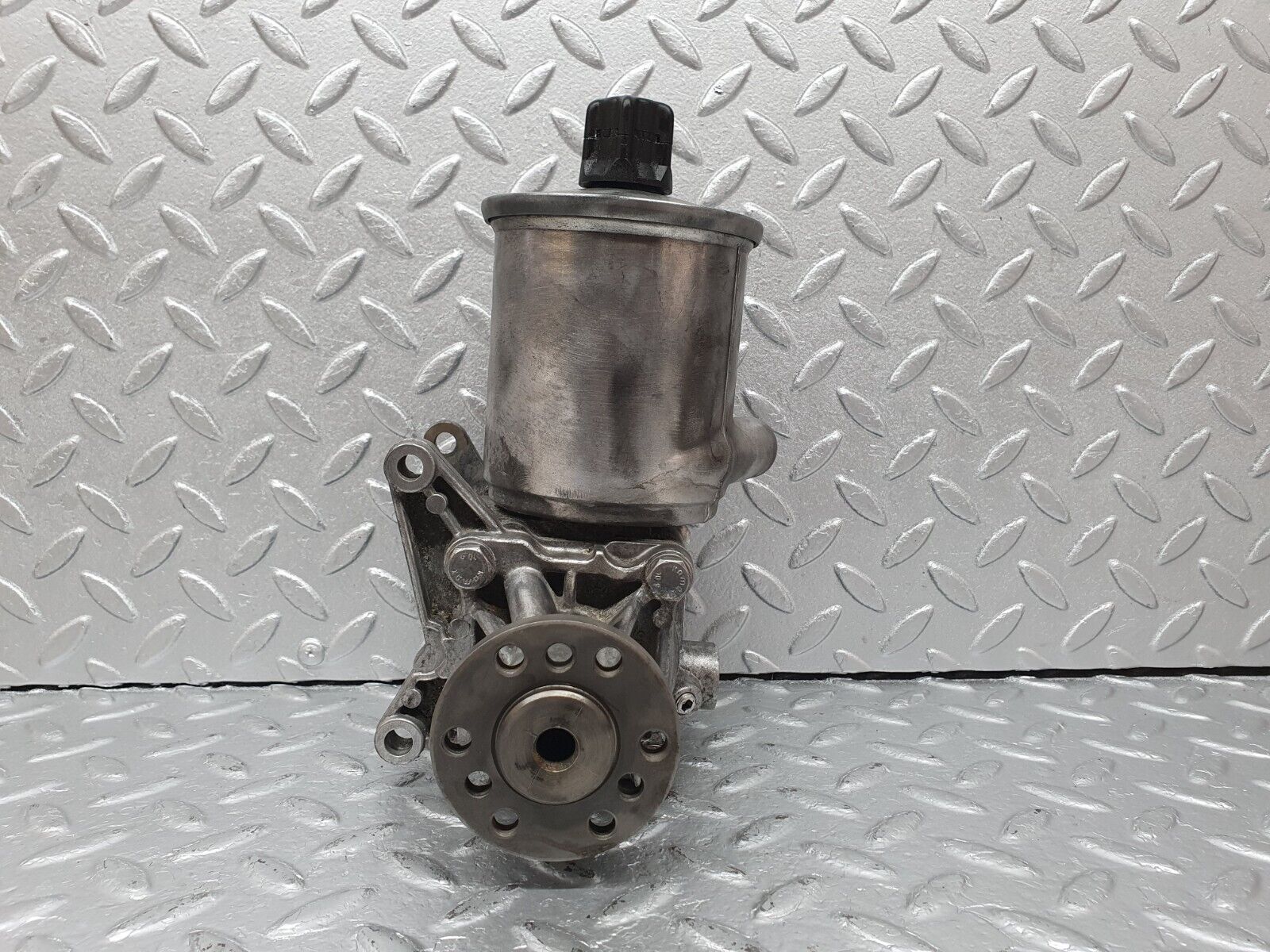 41444 Mercedes-Benz W124 200E Power Steering Pump 1244602380