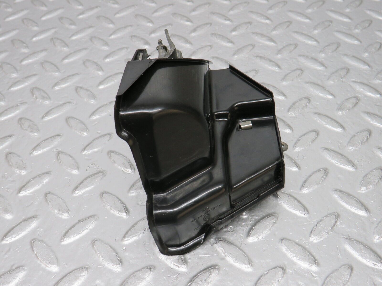 0570 Mercedes-Benz W123 230E Rear Left Door Lock Mechanism 1237330108