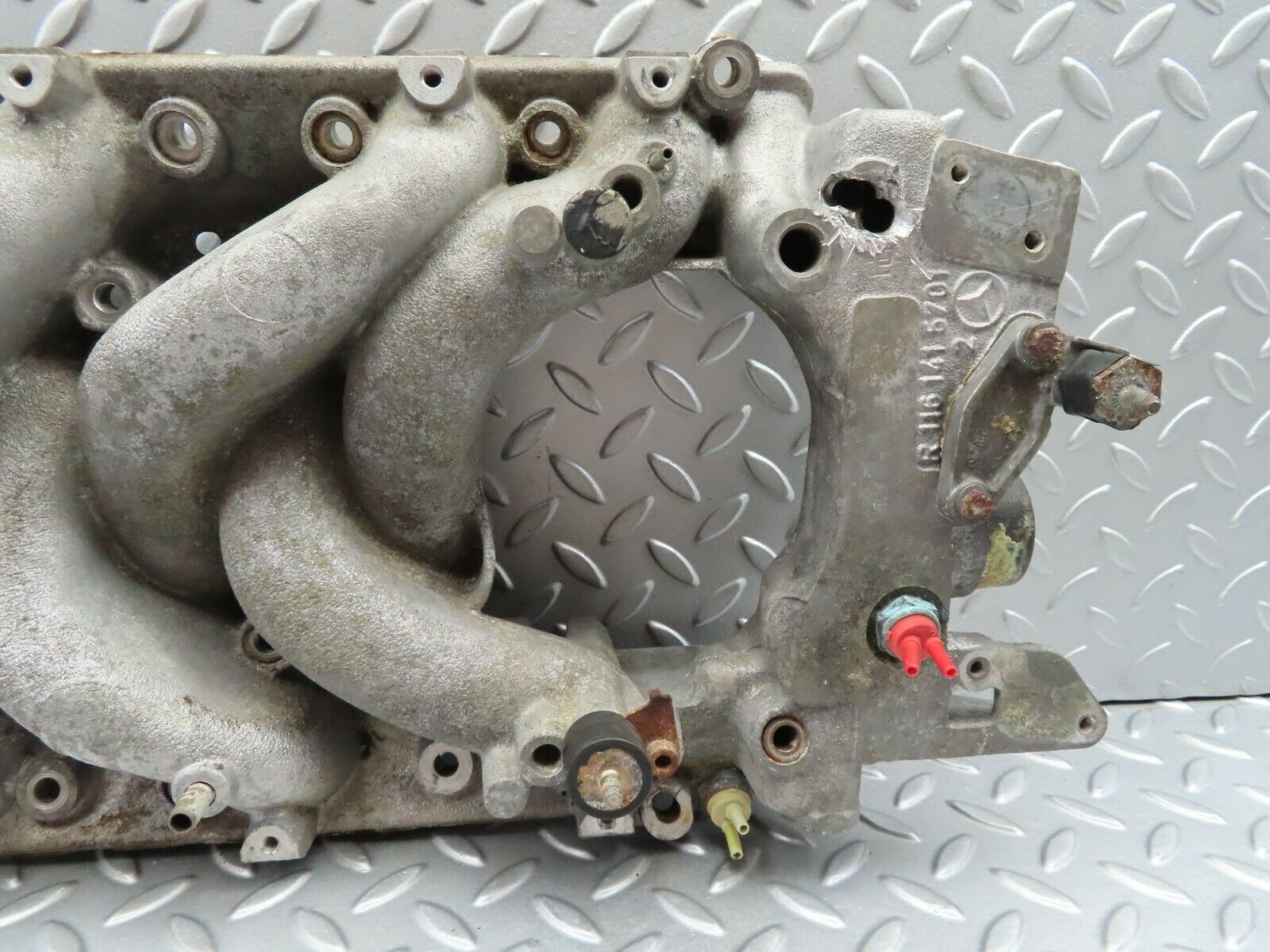 6417 Mercedes-Benz W126 380SE Intake Manifold 1161415701