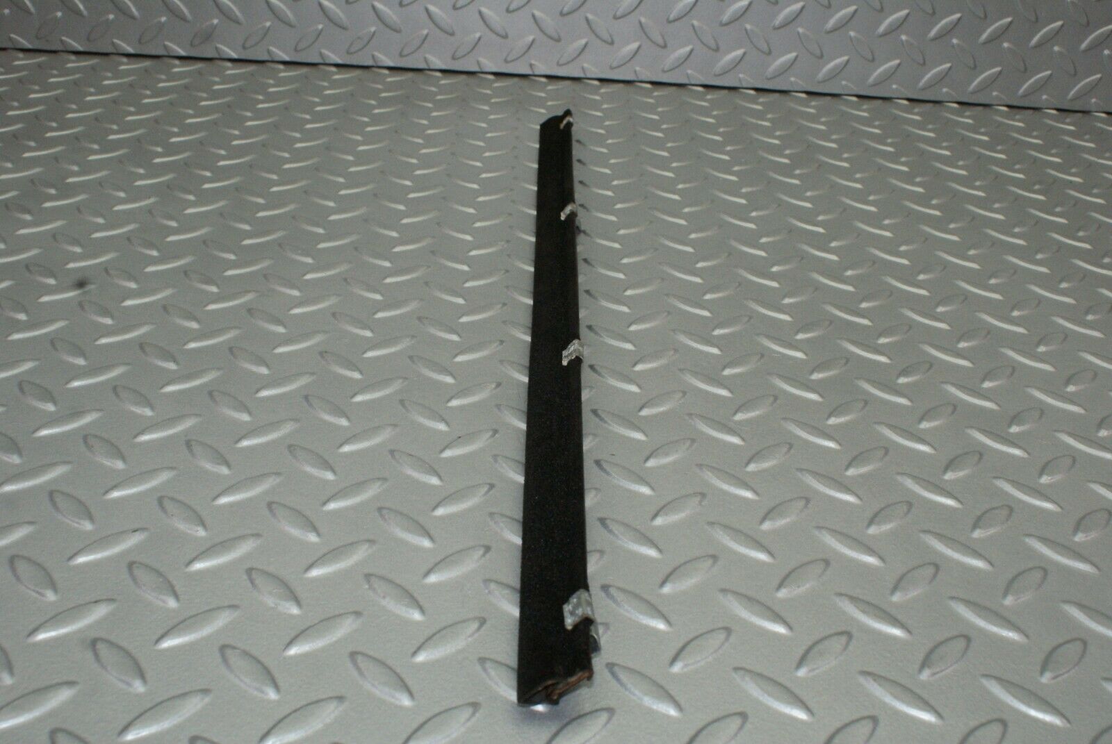 2649 Mercedes-Benz W116 350SE Glass Seal Trim Rubber Rear Left