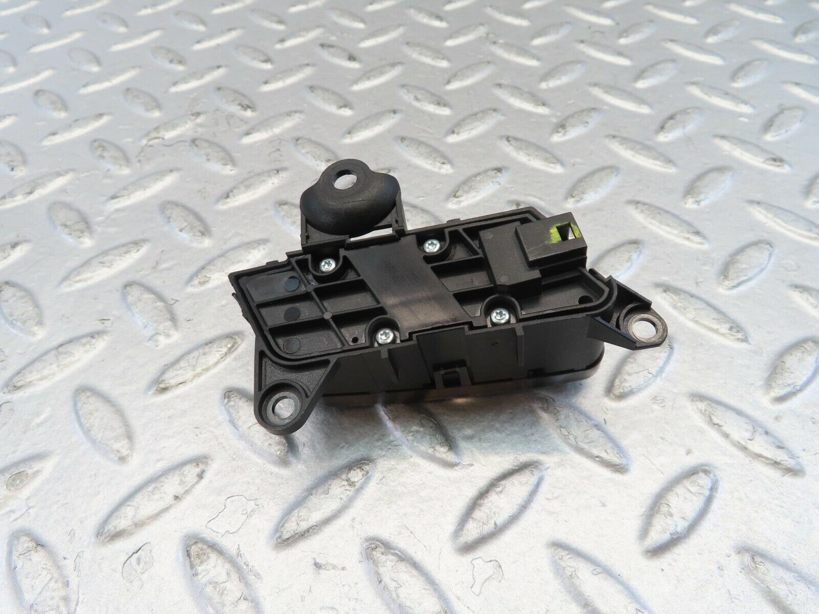 11094 Mercedes-Benz W221 S320 Front Left Seat Control With Door Unlock Switch