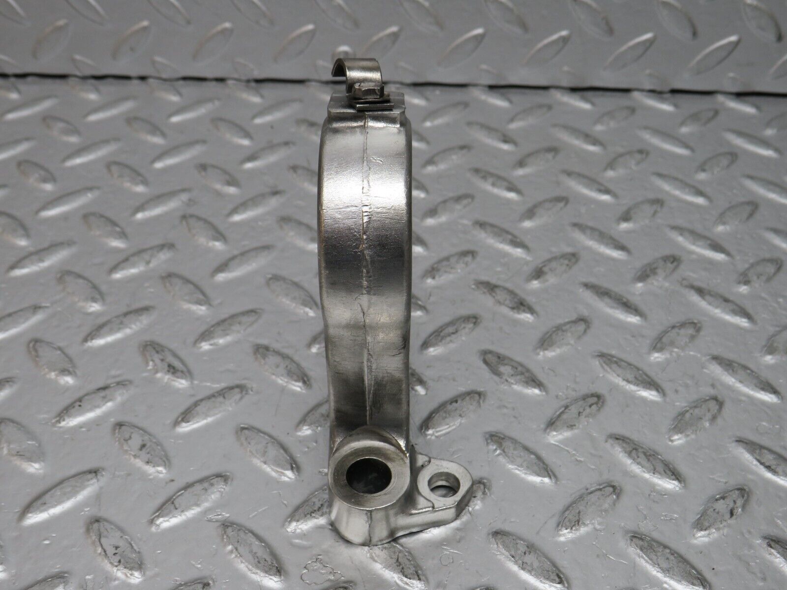 0257 Mercedes-Benz W123 220D Camshaft Tower Bearing 6210511216