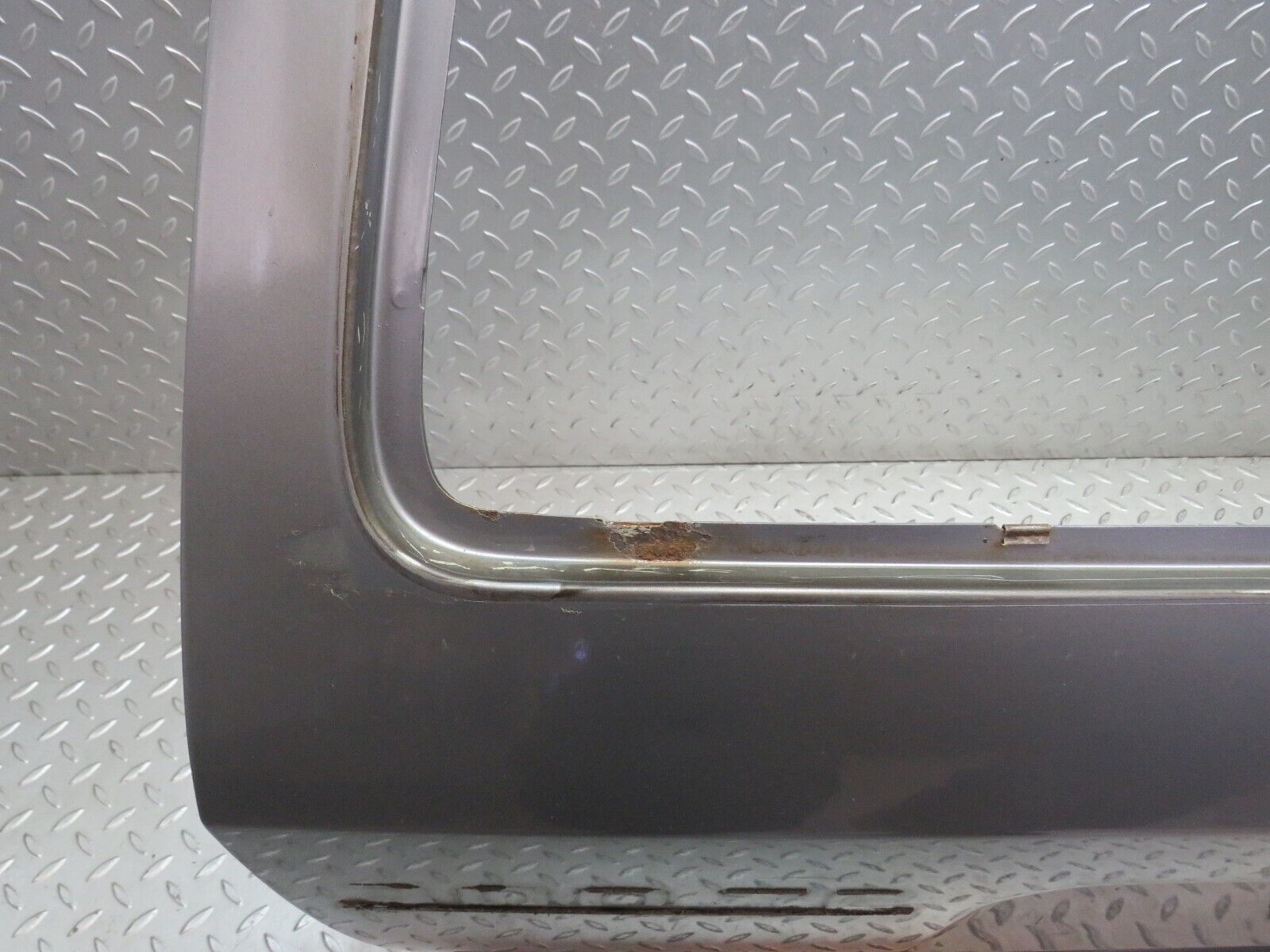 32579 Mercedes-Benz S124 220TE Wagon Tailgate Trunk Door & Handle Moulding Trim