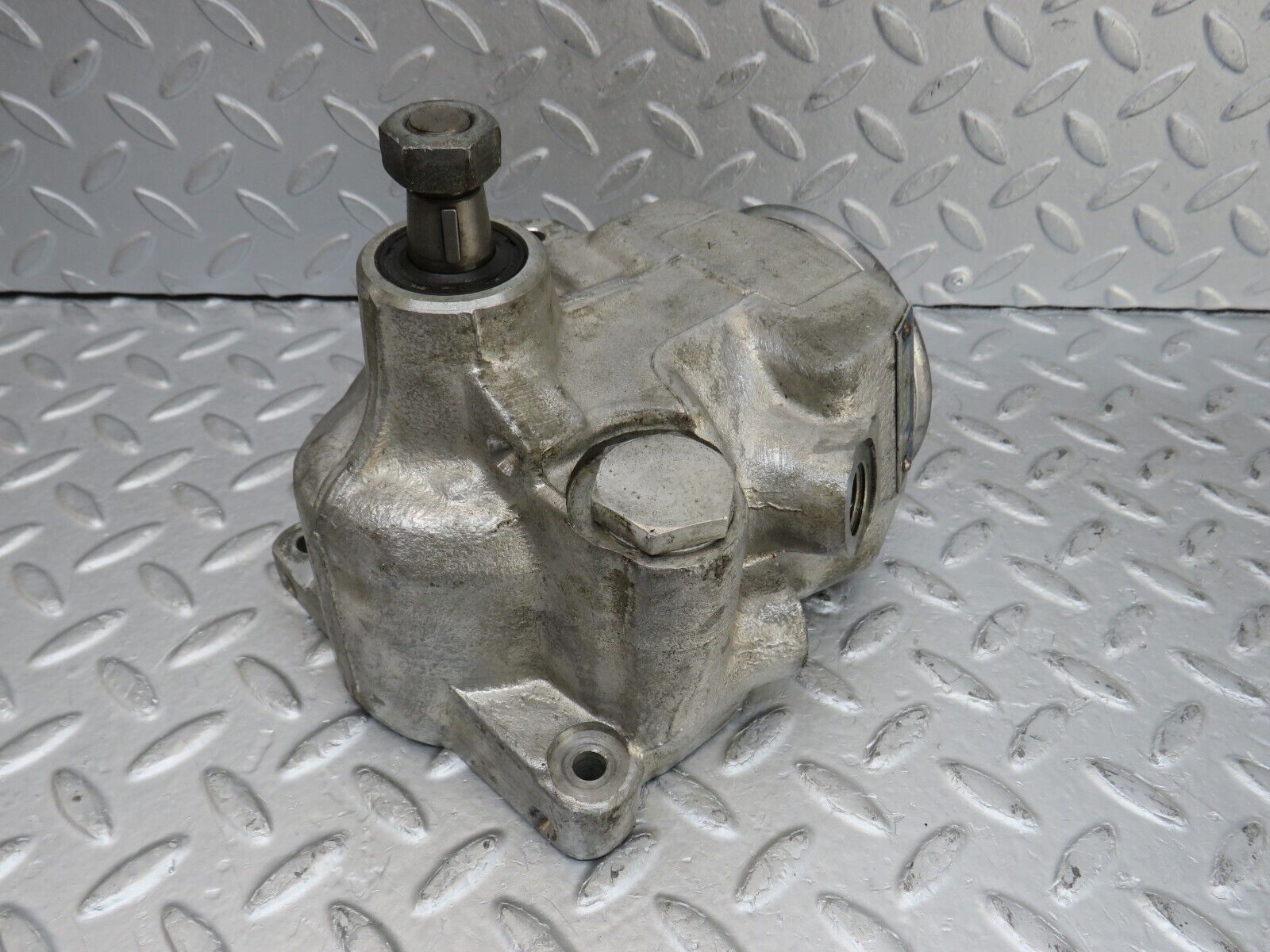 36270 Mercedes-Benz W126 420SE Power Steering Pump 1264601480 7672900446