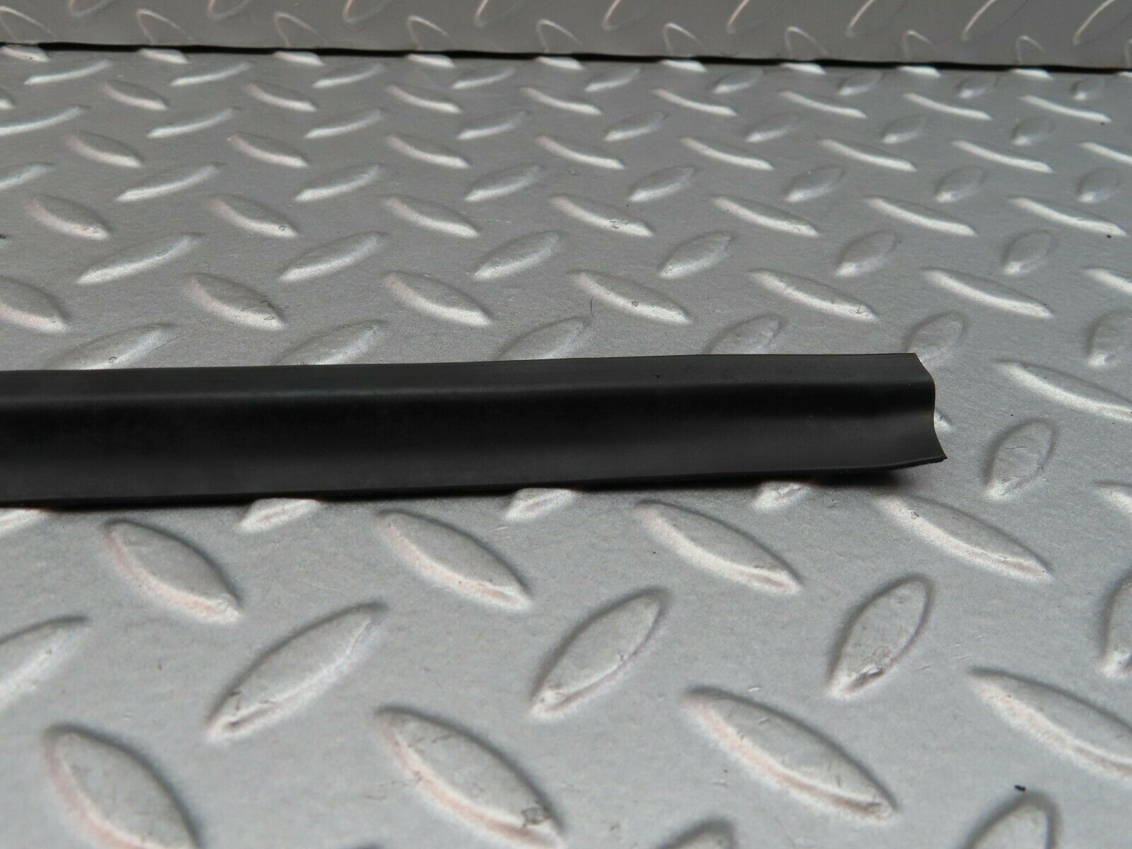 5988 Mercedes-Benz W123 200 Door Seal Rubber Trim Rear Right