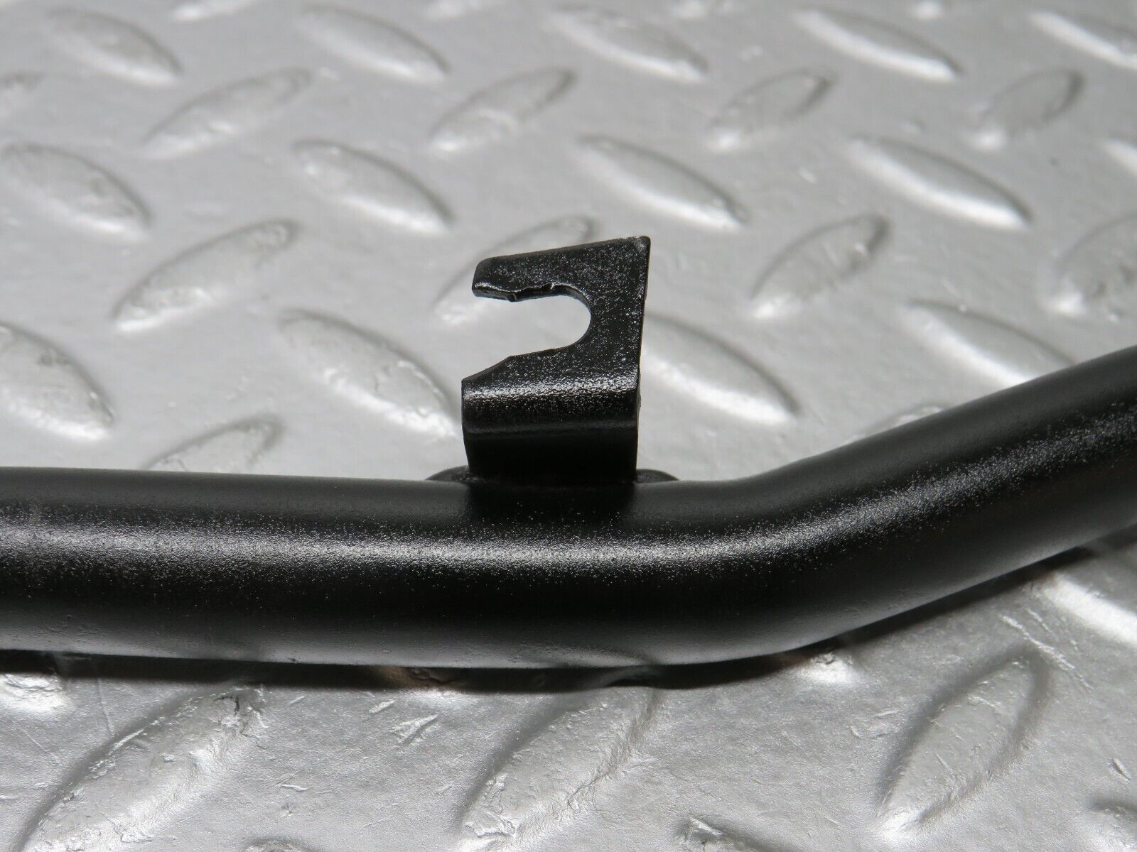 38149 Mercedes-Benz A124 320E Cabriolet Coolant Pipe