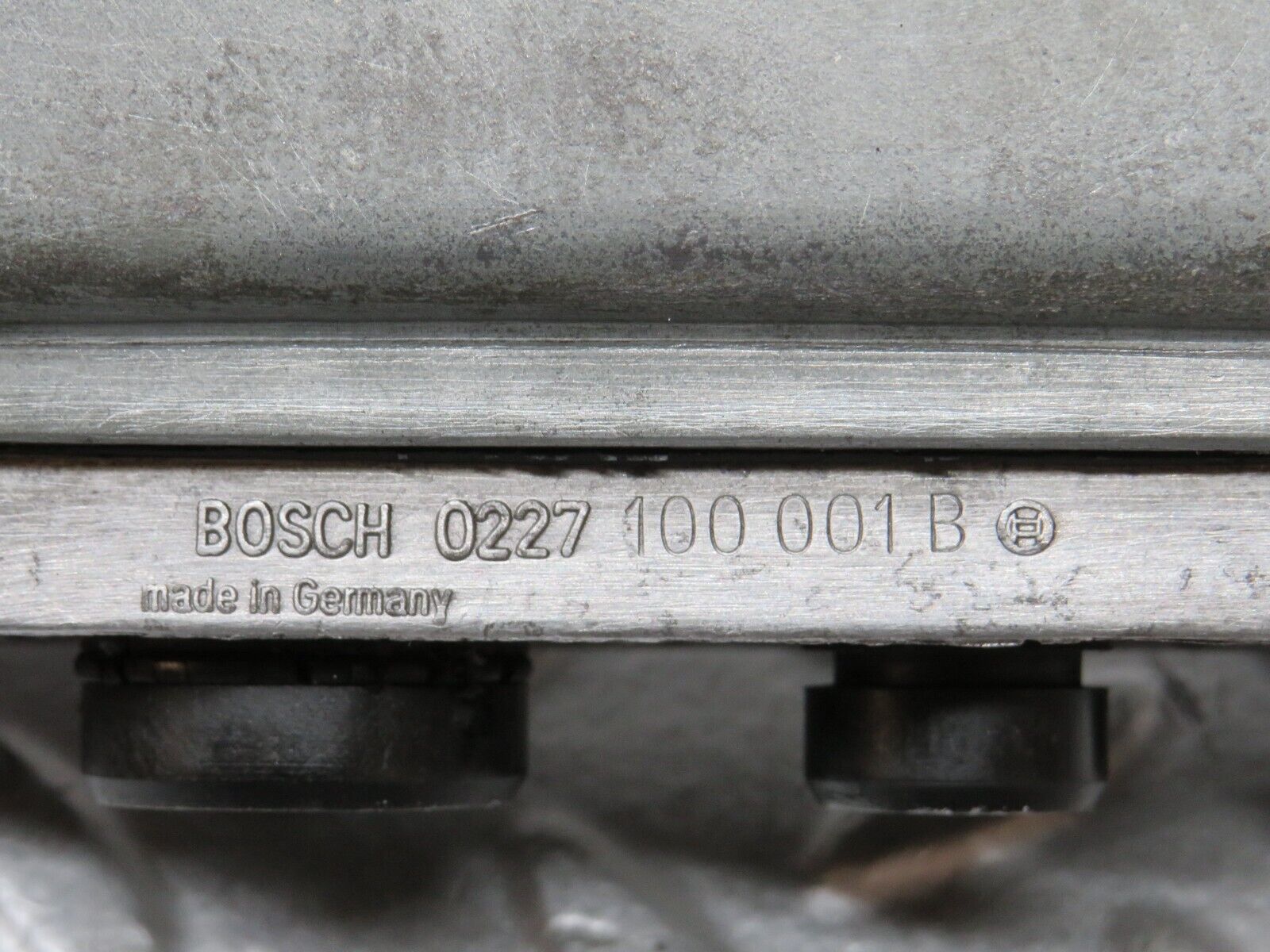 27937 Mercedes-Benz W123 280E Ignition Control Unit 0227100001