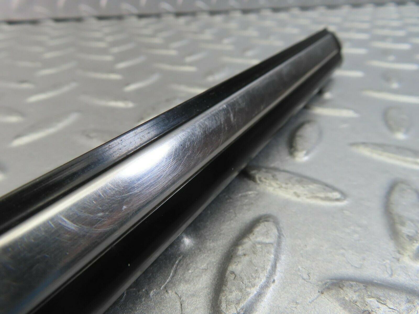 10278 Mercedes-Benz W123 Rear Left Door Centre Moulding Trim