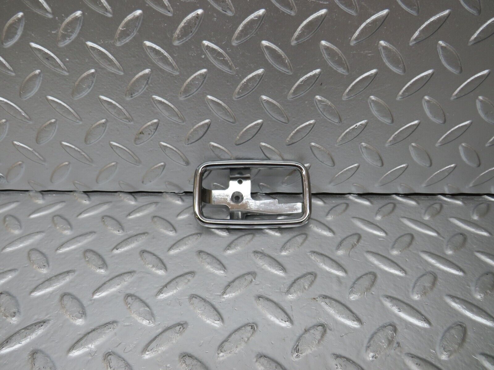 25573 Mercedes-Benz W123 200 Door Handle Surround Left 11676605111