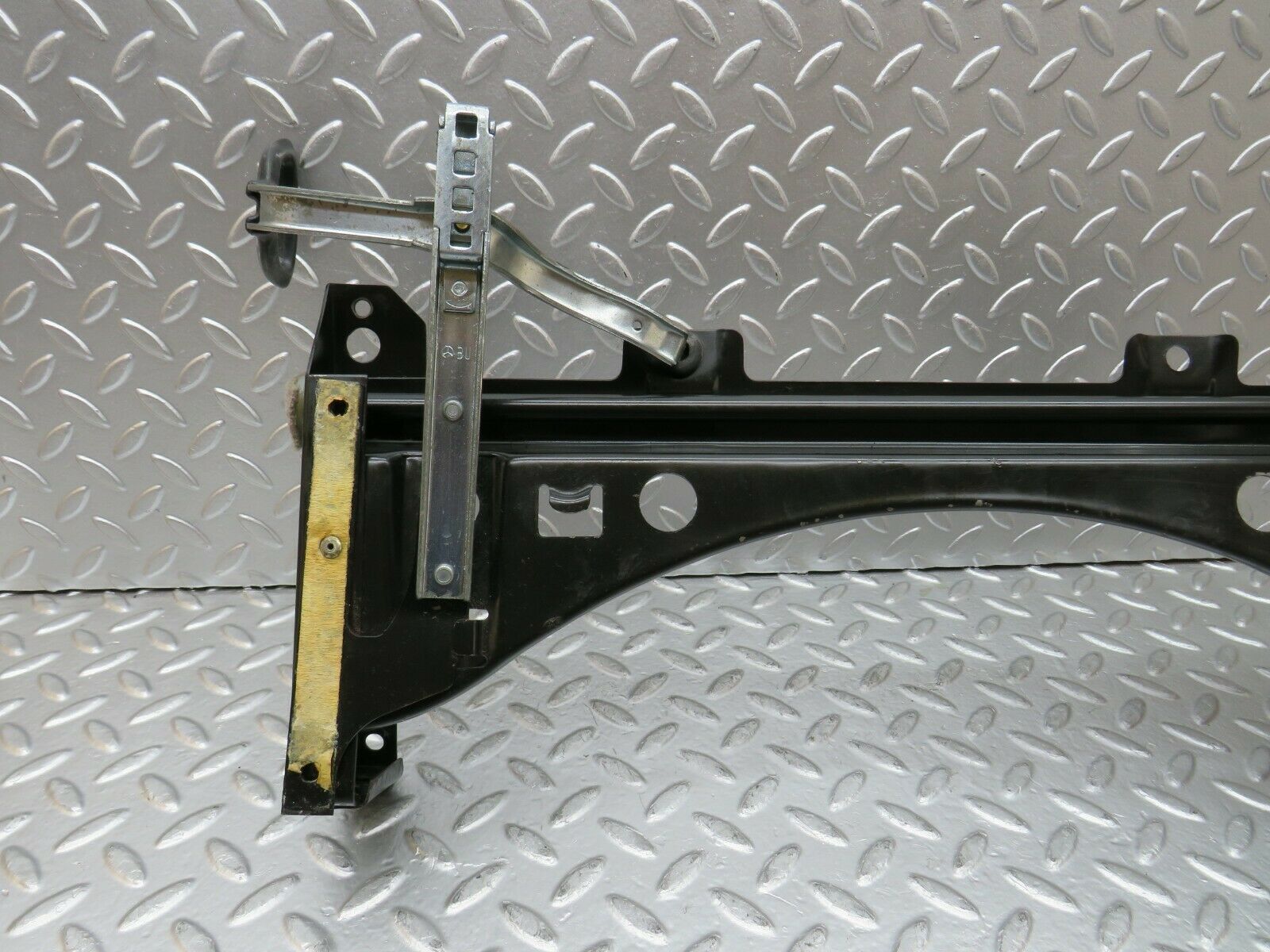 24182 Mercedes-Benz W123 280E Front Right Seat Sliding Mechanism