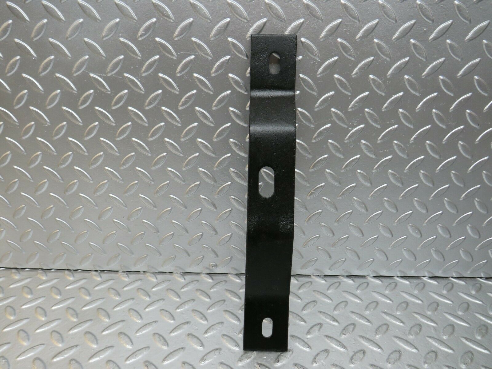 24563 Mercedes-Benz W108 Front Bumper Bracket