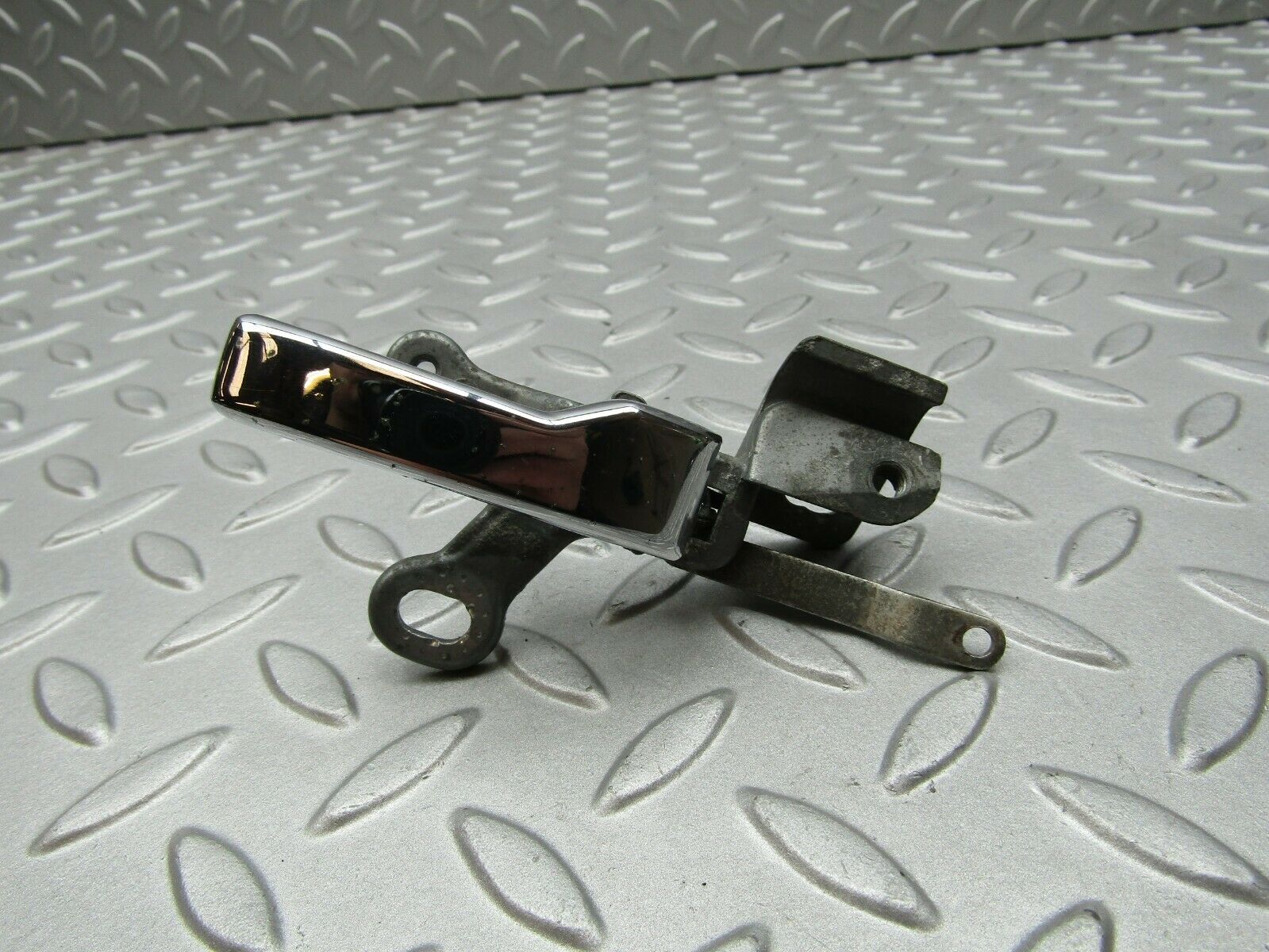 3300 Mercedes-Benz W108 280SE Chrome Door Handle Right 1157660219